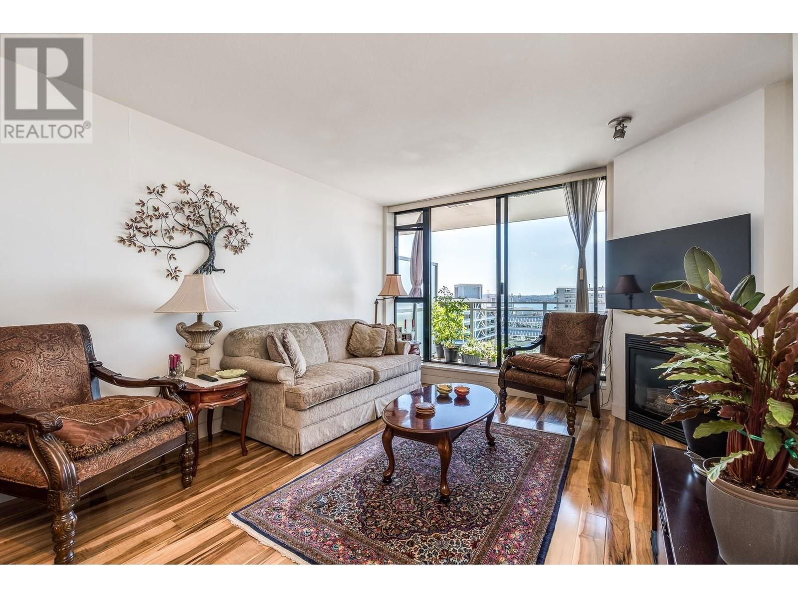 810 - 175 1ST STREET Image 10