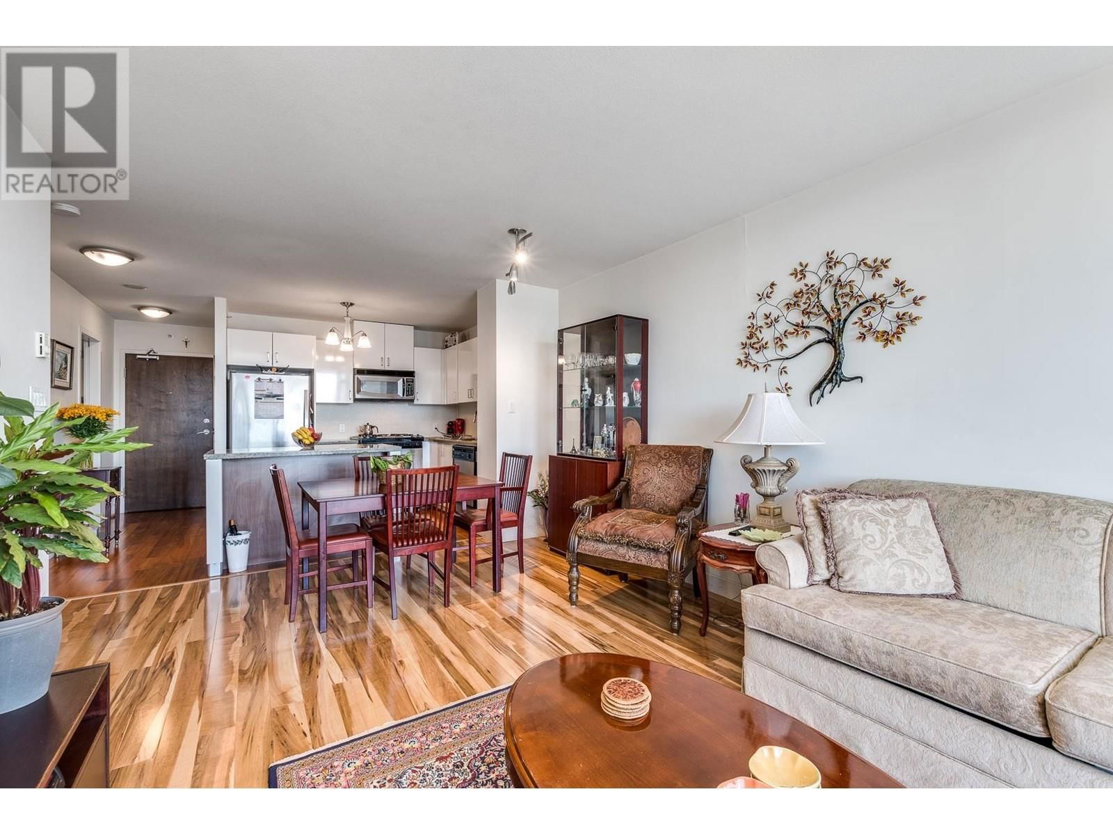 810 - 175 1ST STREET Image 12