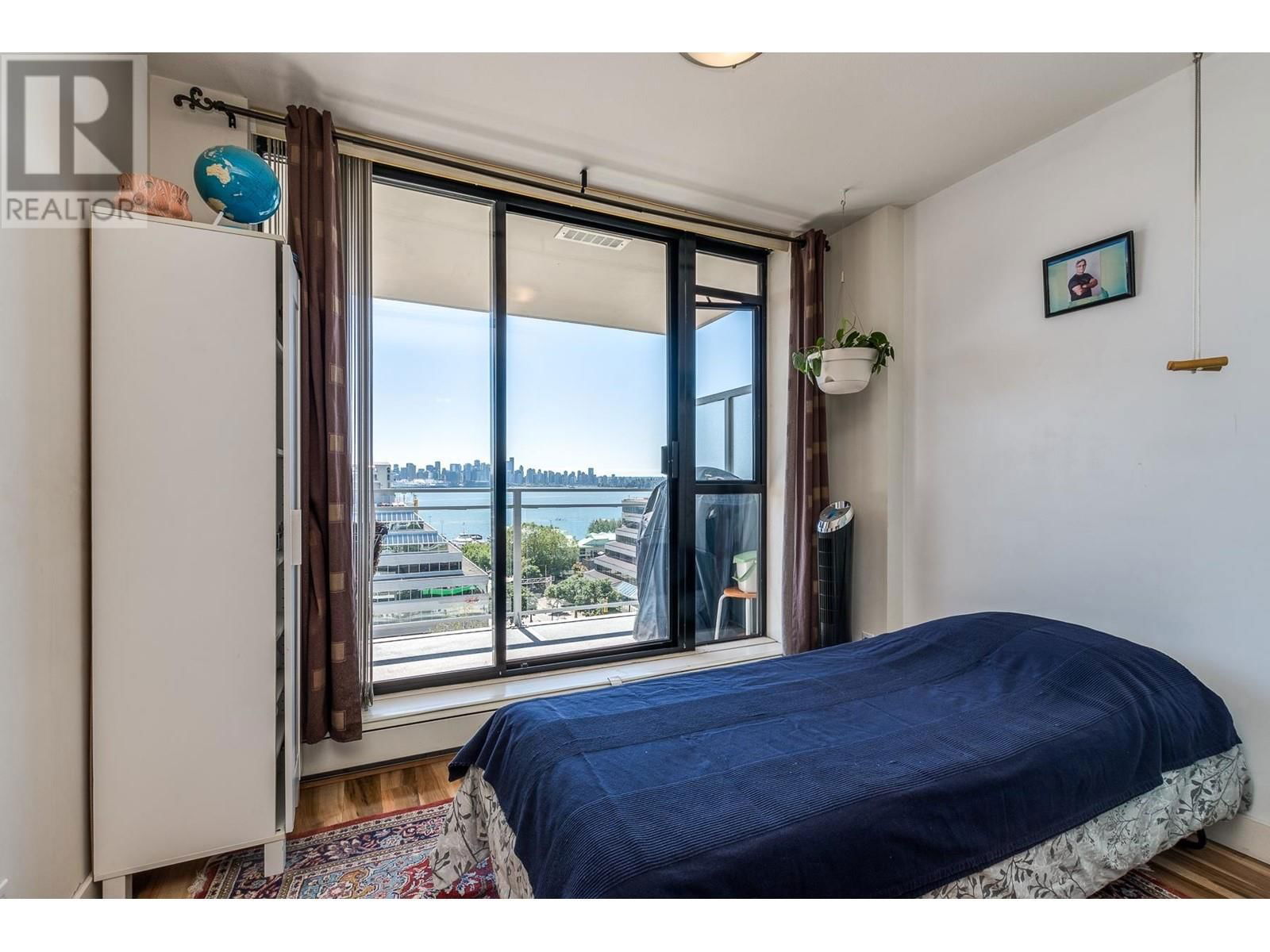 810 - 175 1ST STREET Image 14