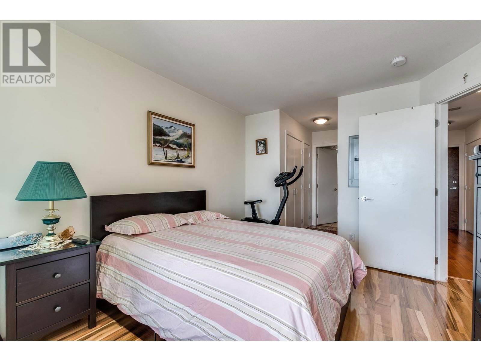810 - 175 1ST STREET Image 15