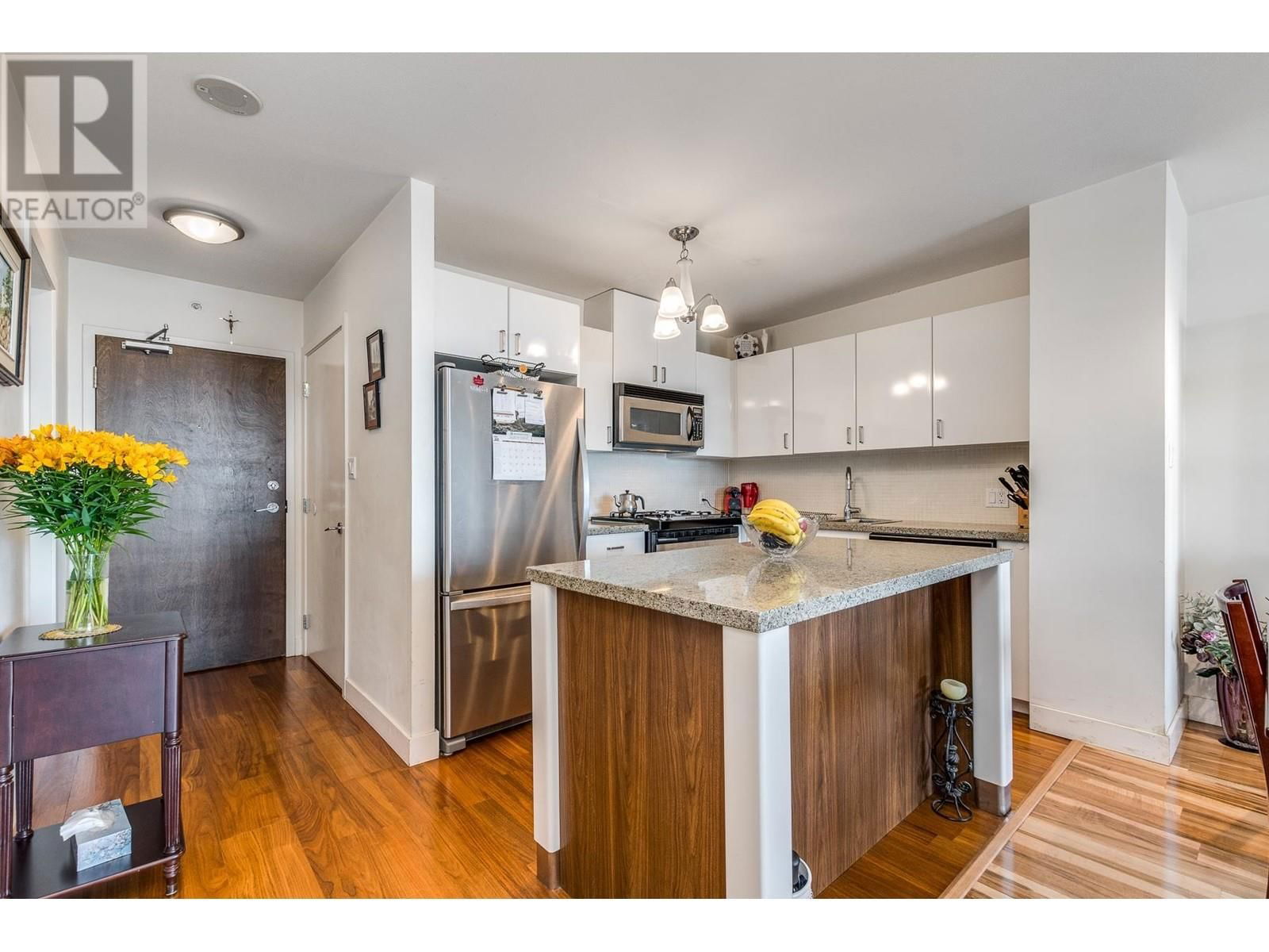 810 - 175 1ST STREET Image 7