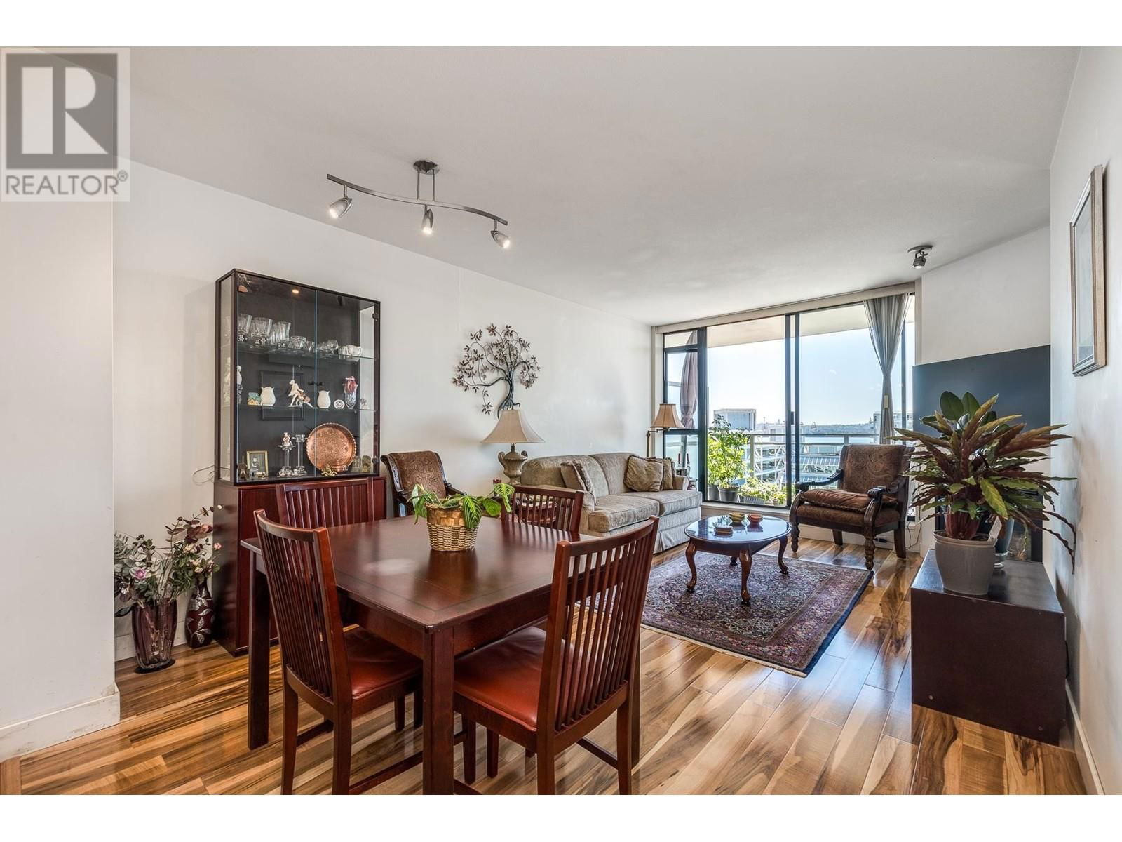 810 - 175 1ST STREET Image 8
