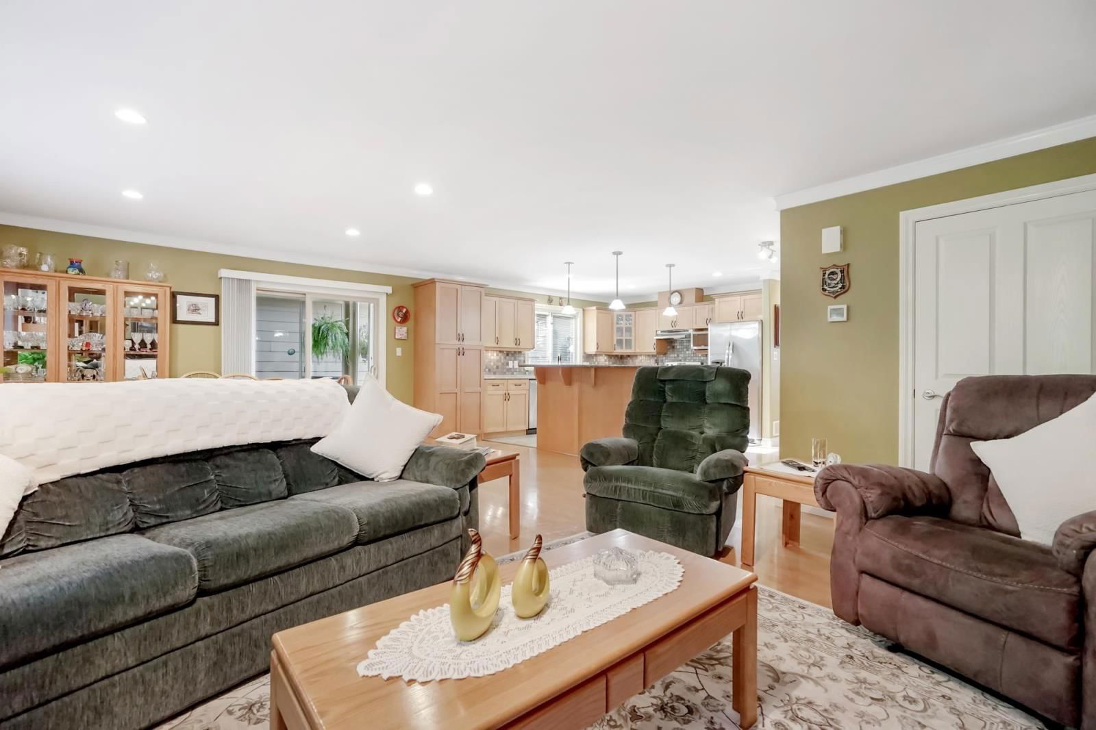 52 - 46000 THOMAS ROAD Image 17
