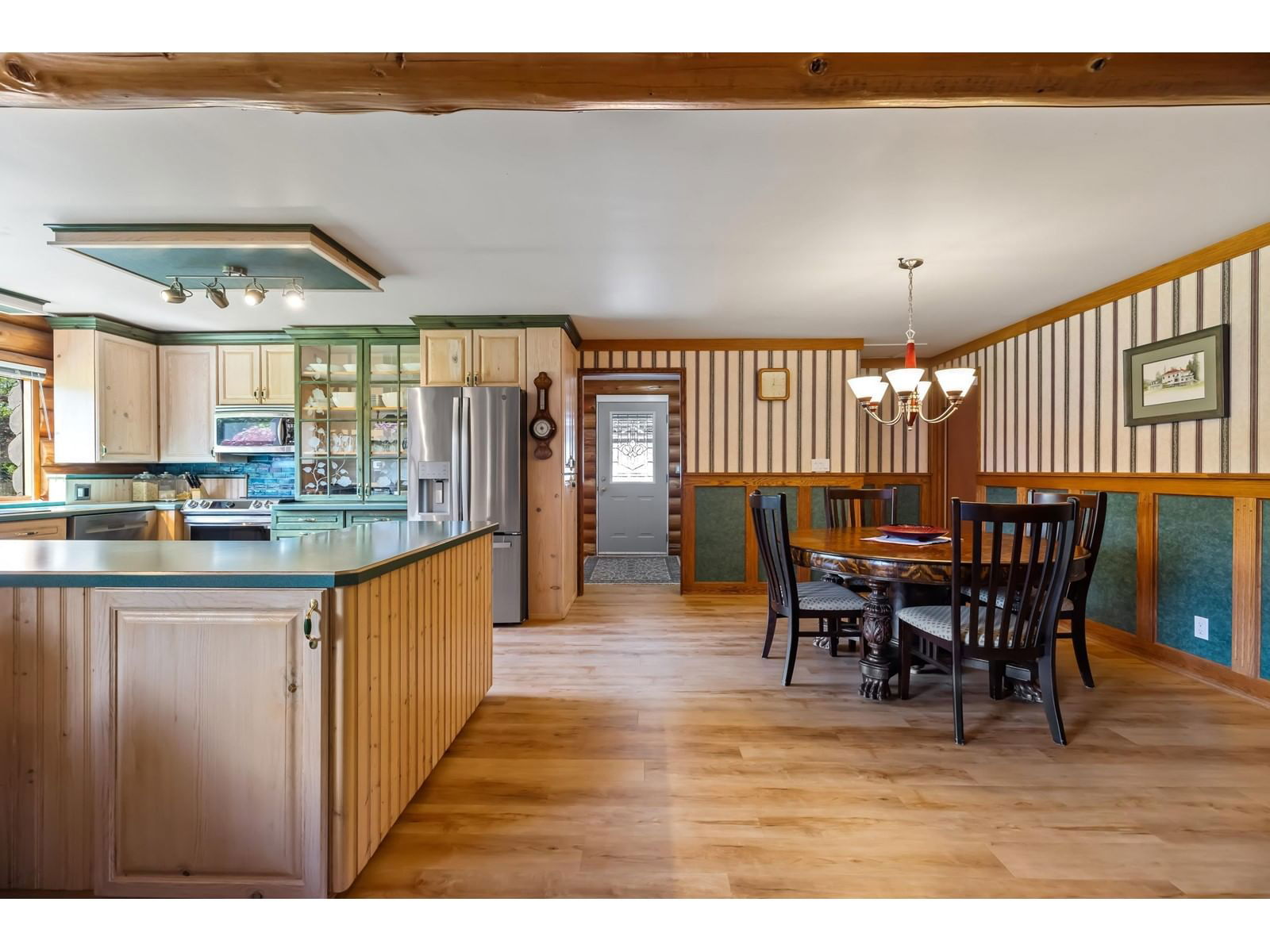 23133 70A Image 9