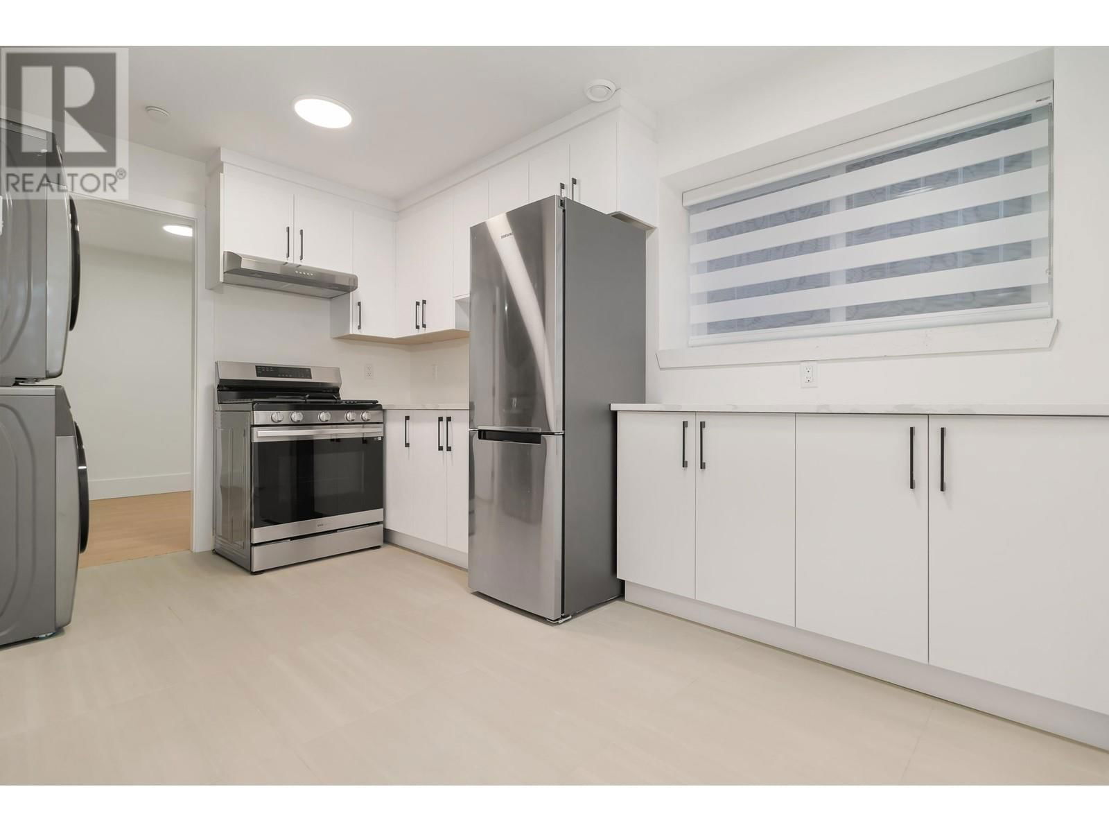 672 64TH AVENUE Image 10