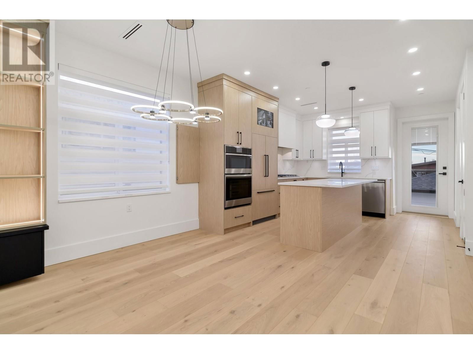 672 64TH AVENUE Image 11