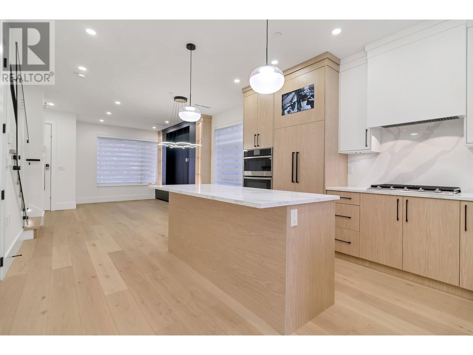 672 64TH AVENUE Image 12
