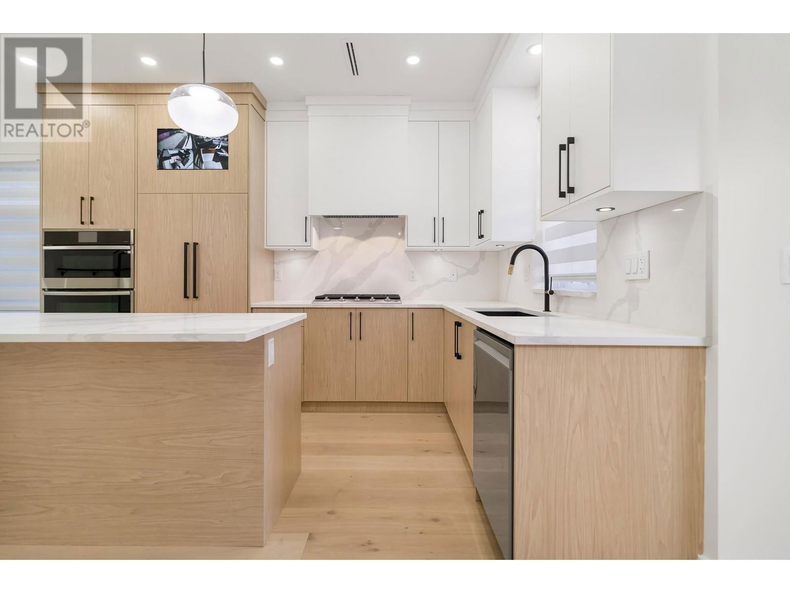 672 64TH AVENUE Image 14