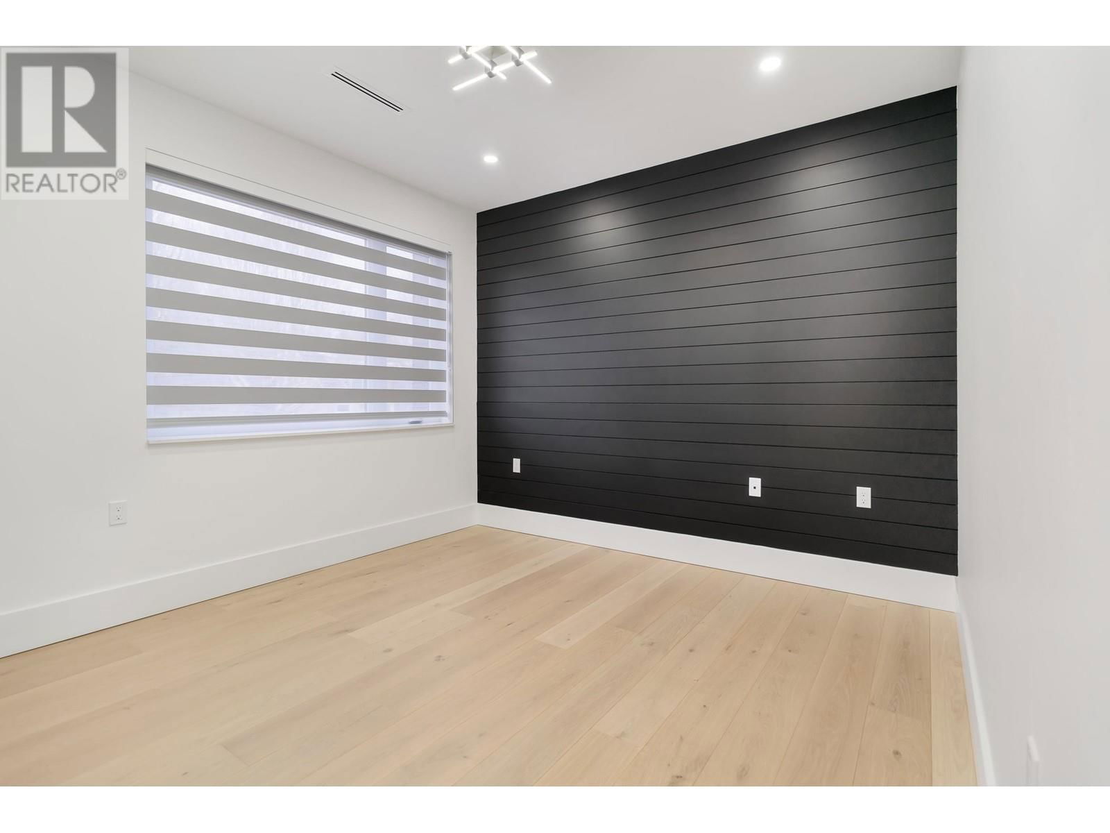 672 64TH AVENUE Image 18