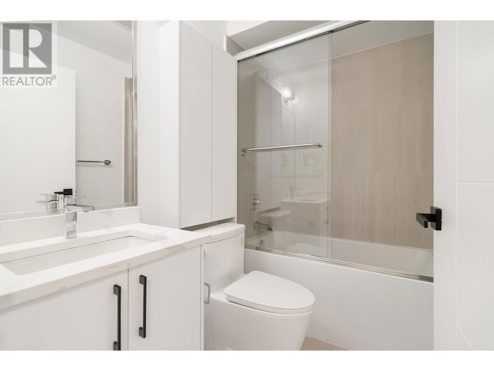 672 64TH AVENUE Image 23