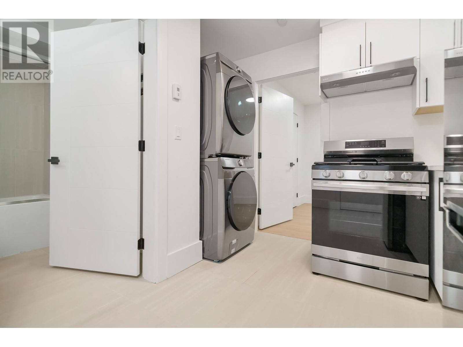 672 64TH AVENUE Image 27