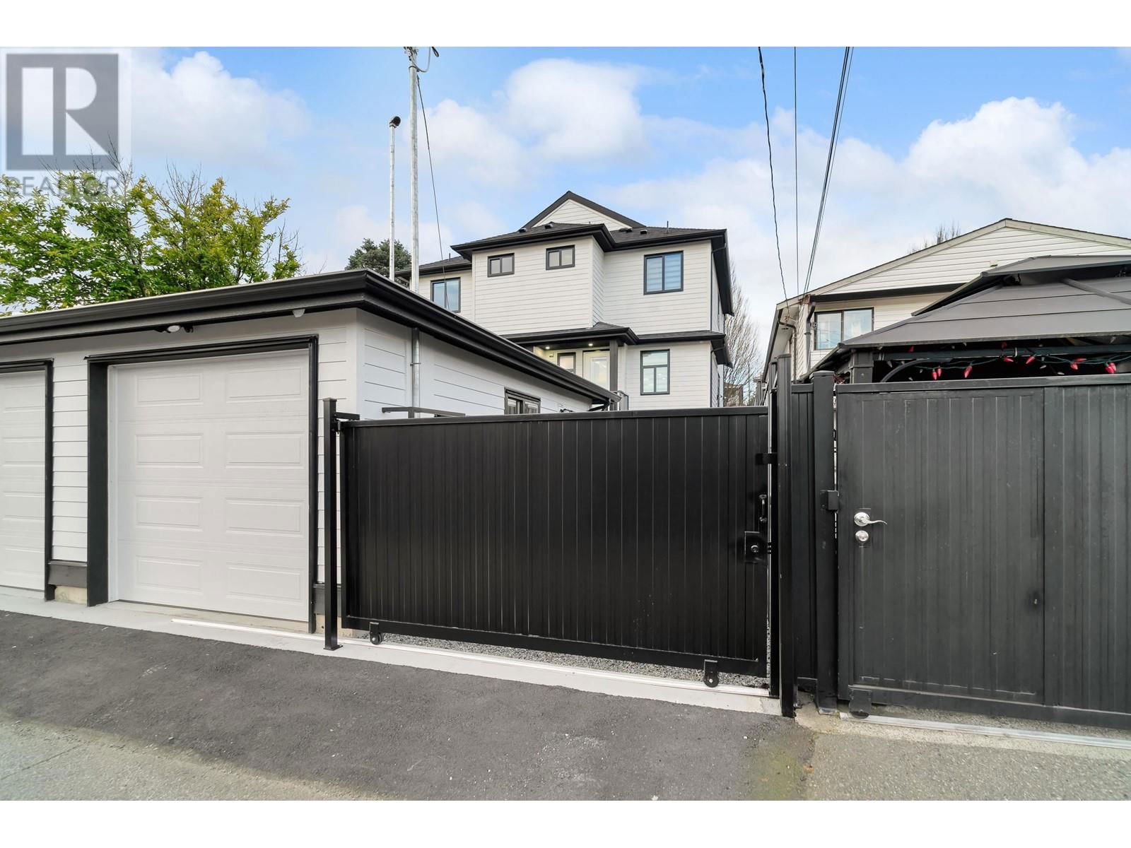 672 64TH AVENUE Image 28