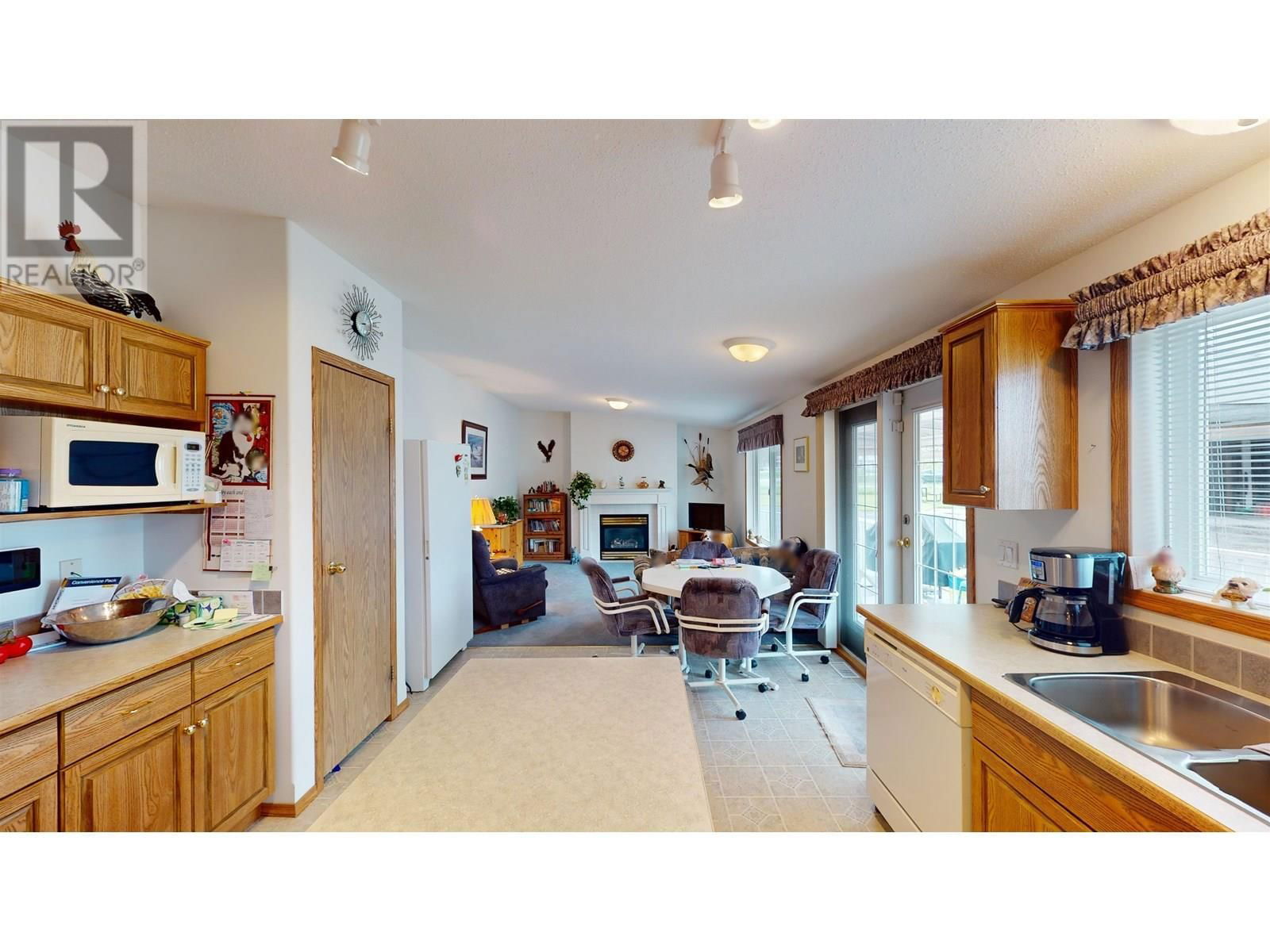 2299 ASH AVENUE Image 10