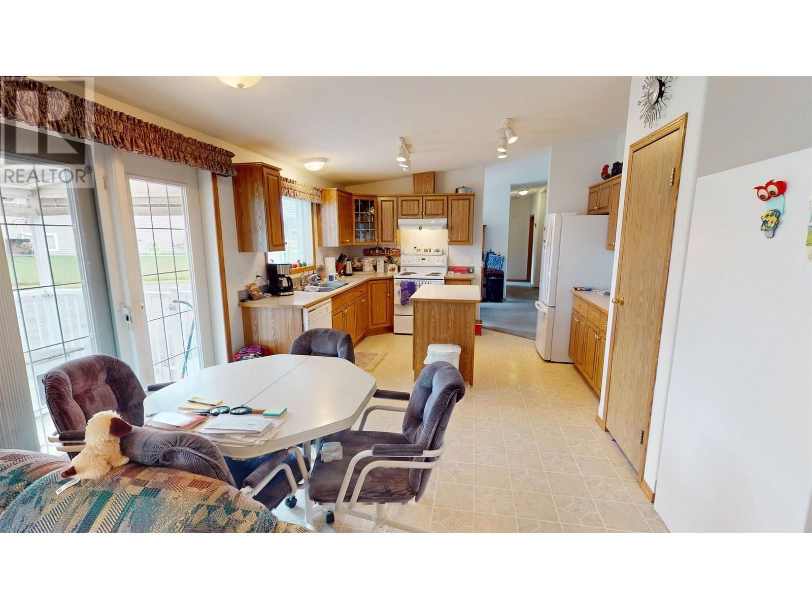 2299 ASH AVENUE Image 11