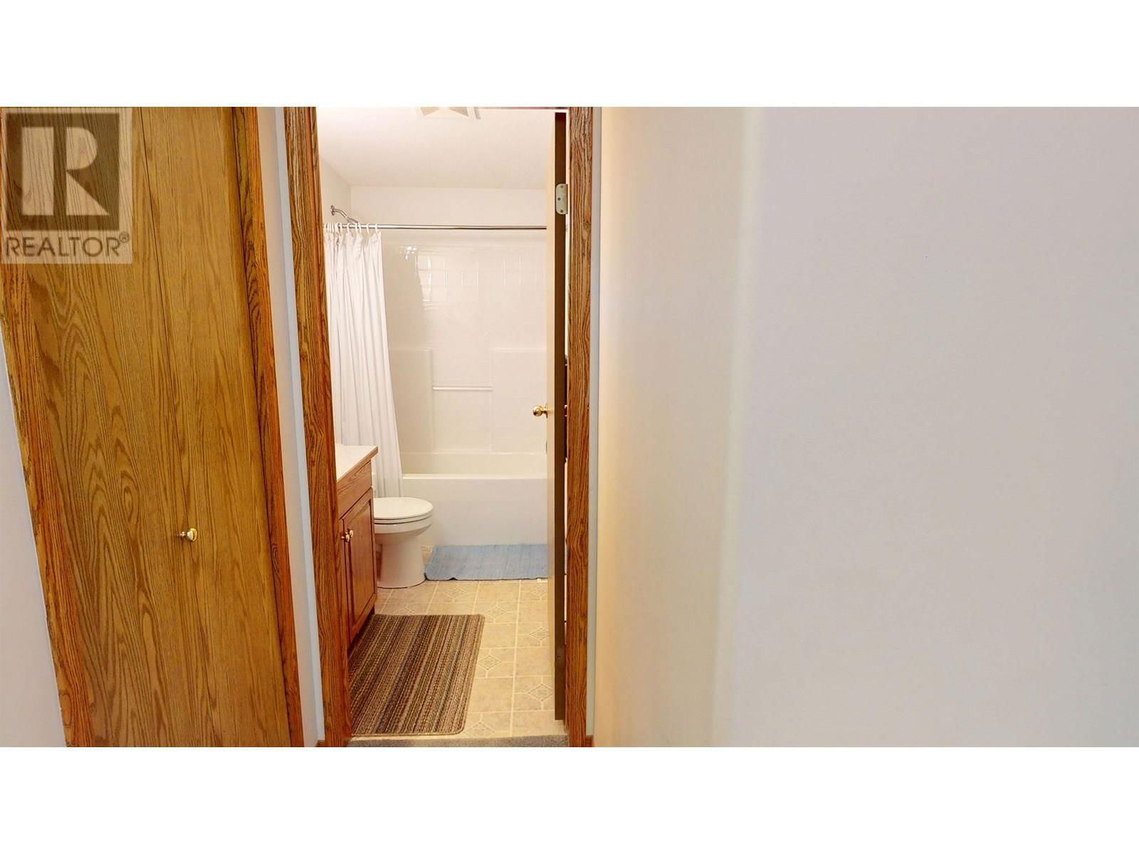 2299 ASH AVENUE Image 20
