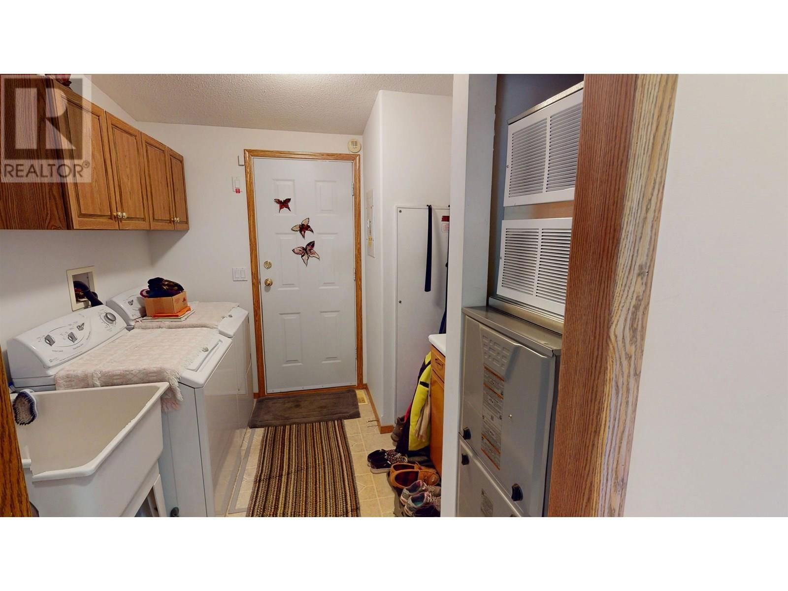2299 ASH AVENUE Image 21