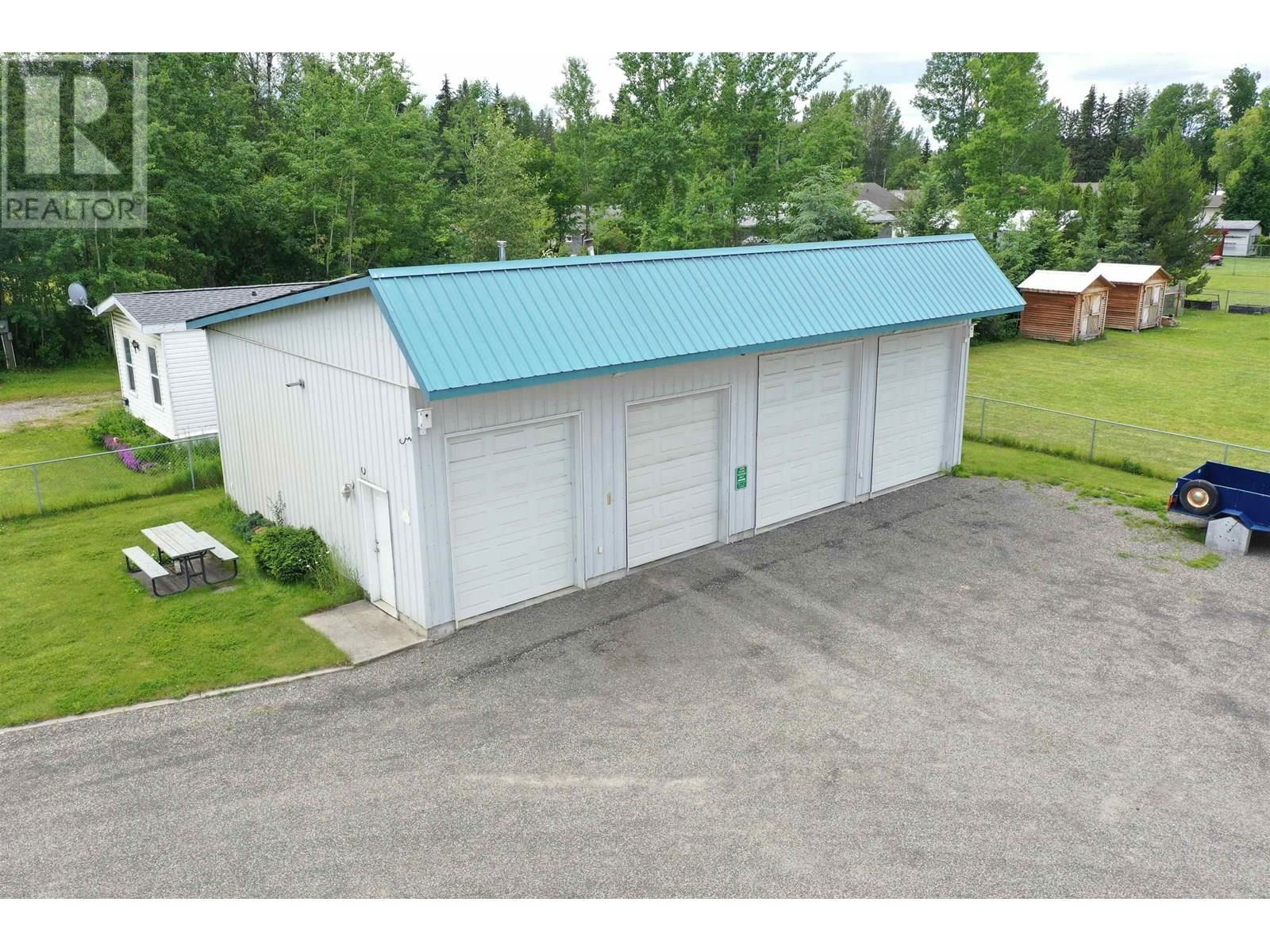 2299 ASH AVENUE Image 23