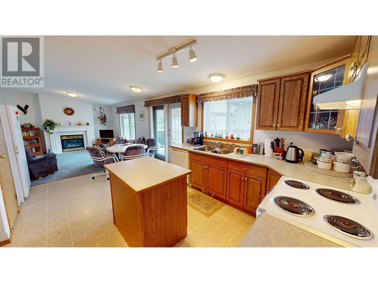 2299 ASH AVENUE Image 8