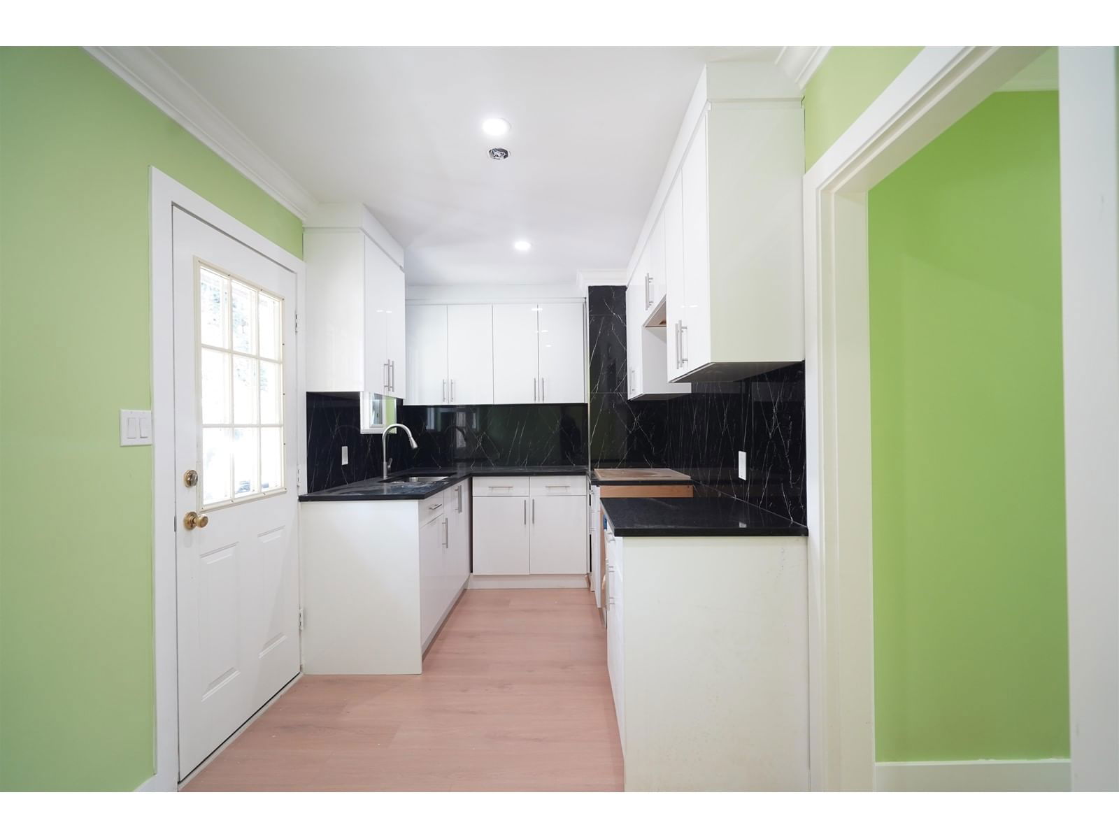 14935 KEW Image 8
