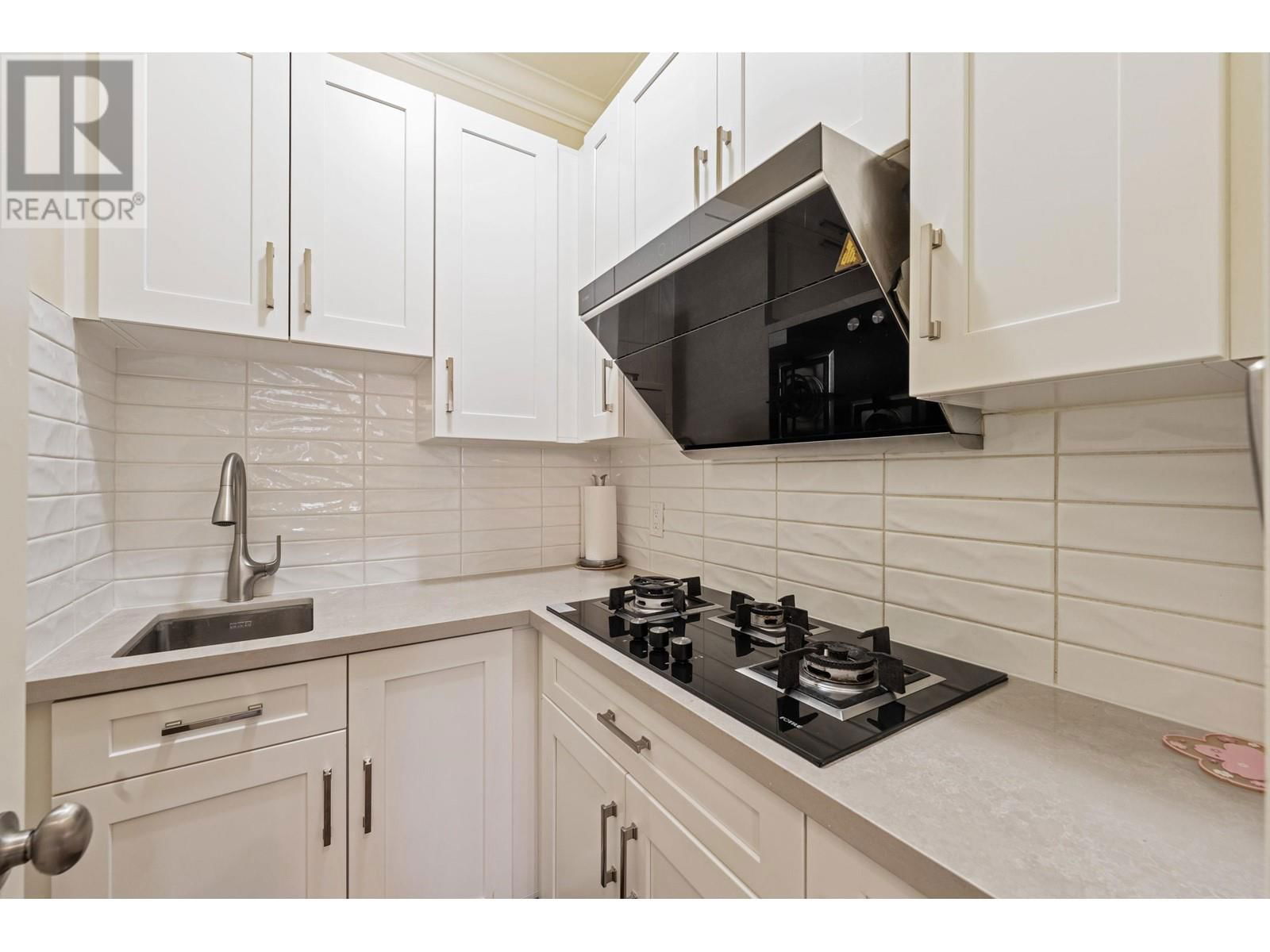 3359 BALLARD AVENUE Image 10