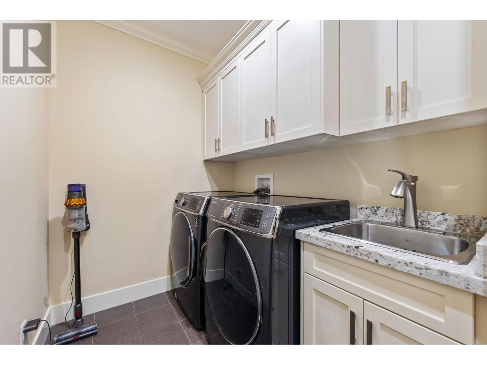 3359 BALLARD AVENUE Image 16