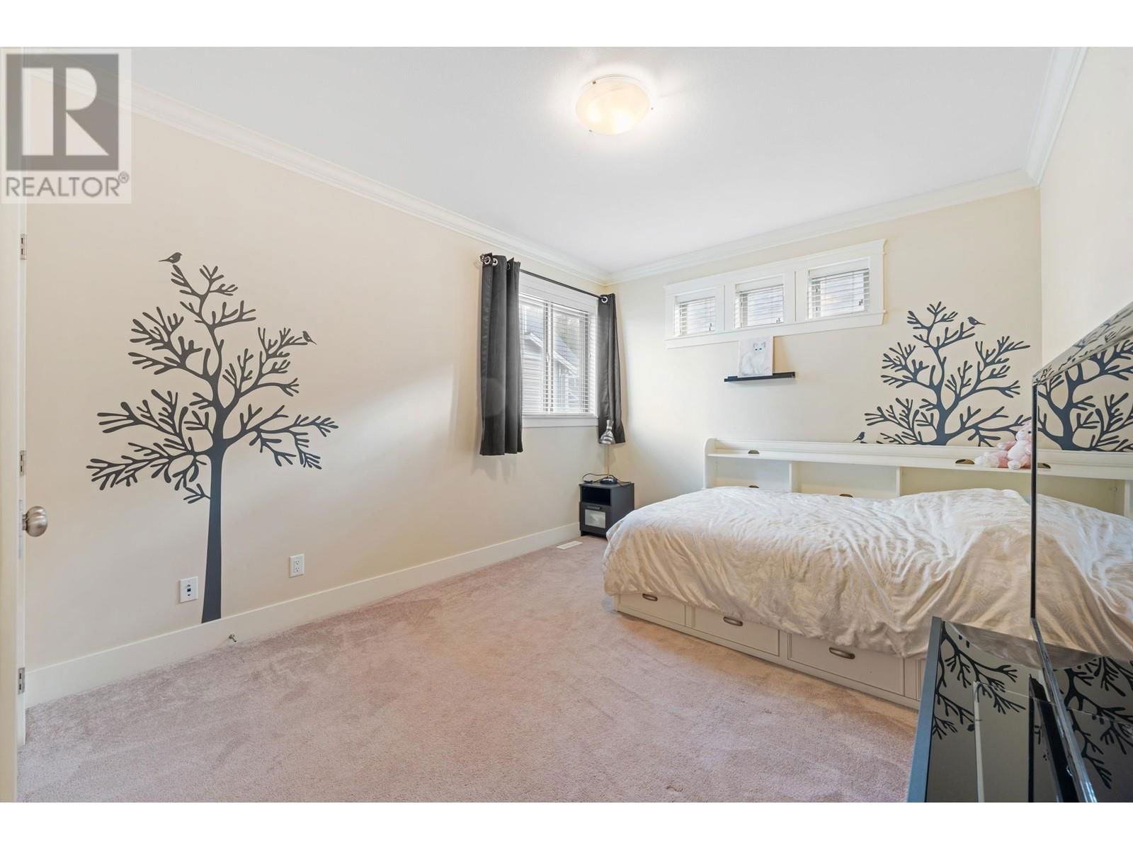 3359 BALLARD AVENUE Image 24