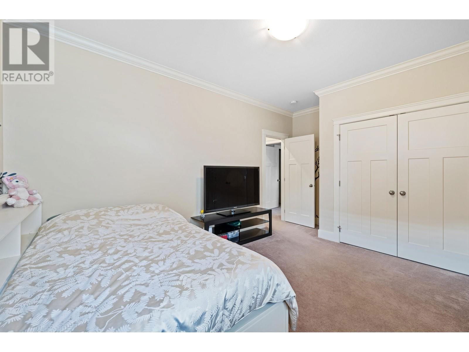 3359 BALLARD AVENUE Image 25
