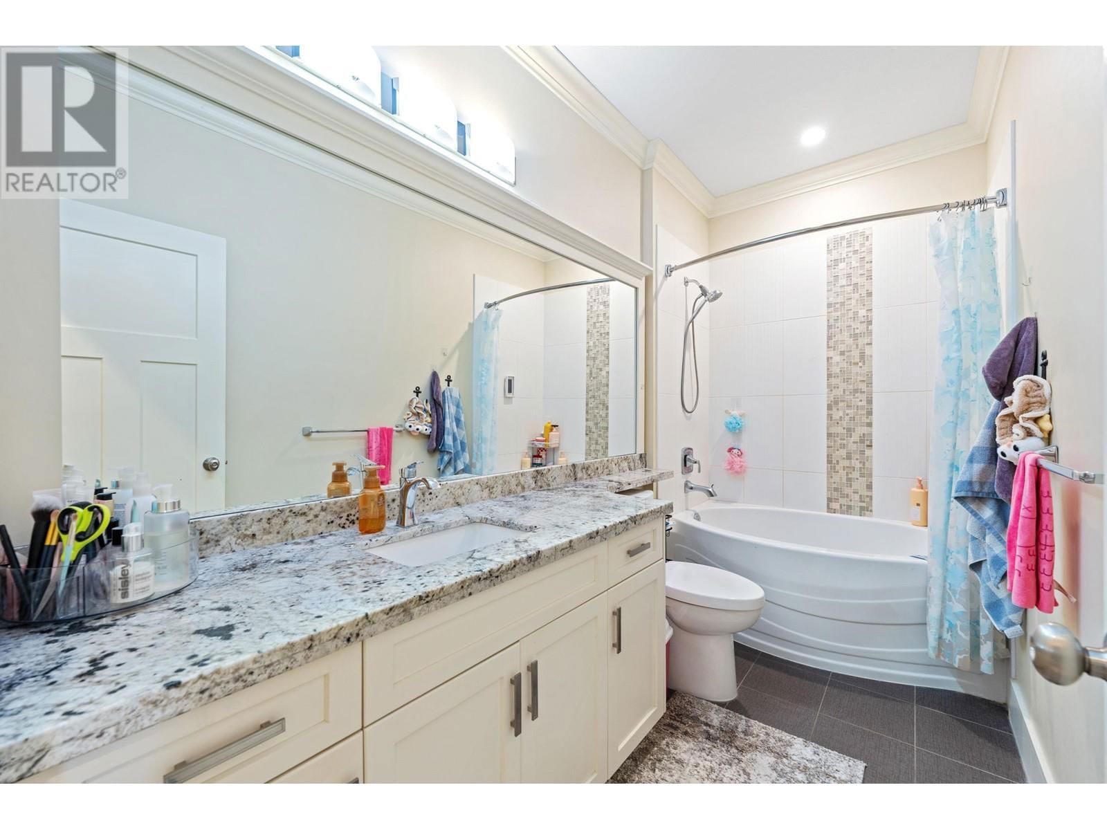 3359 BALLARD AVENUE Image 28