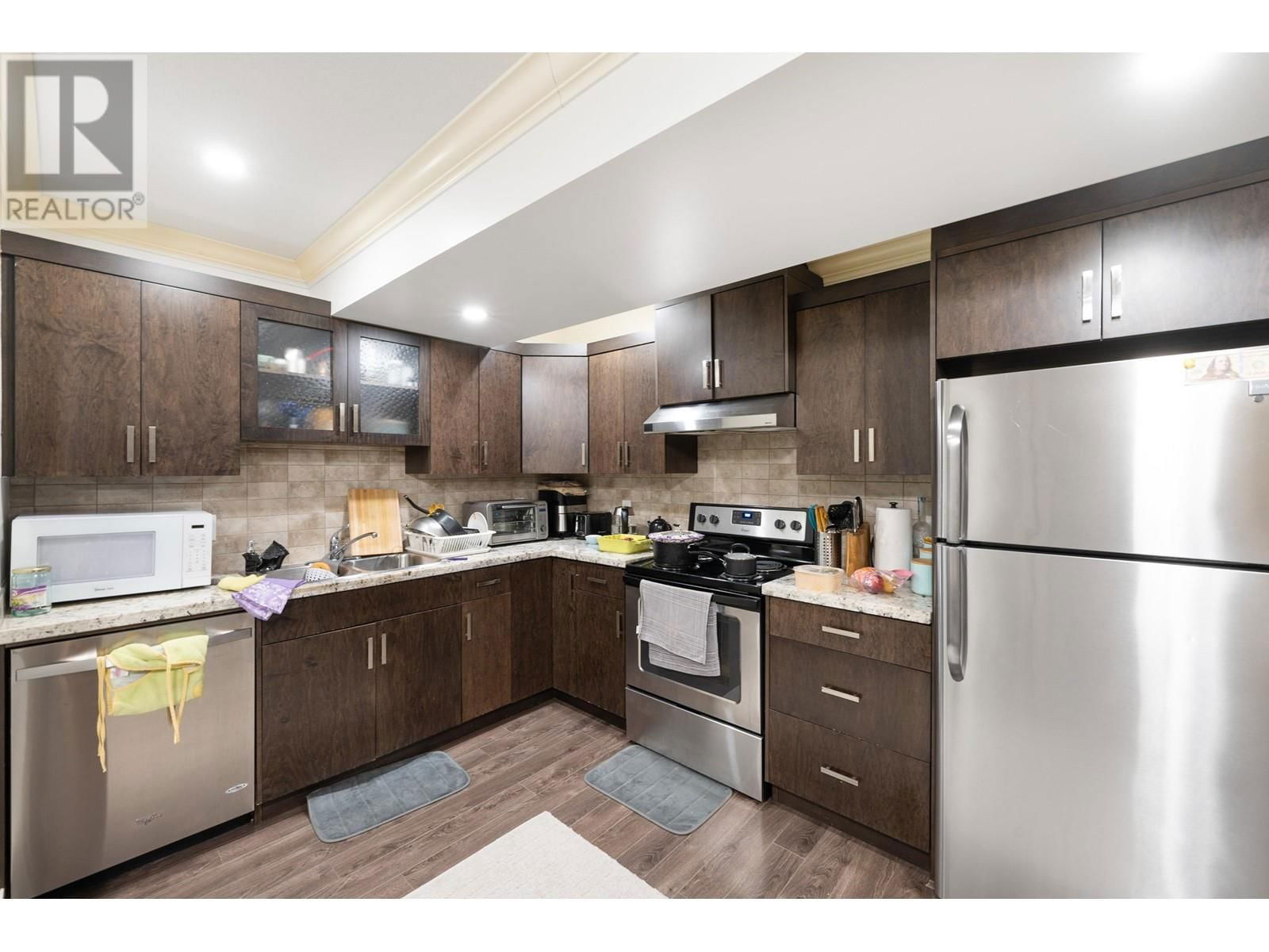 3359 BALLARD AVENUE Image 35
