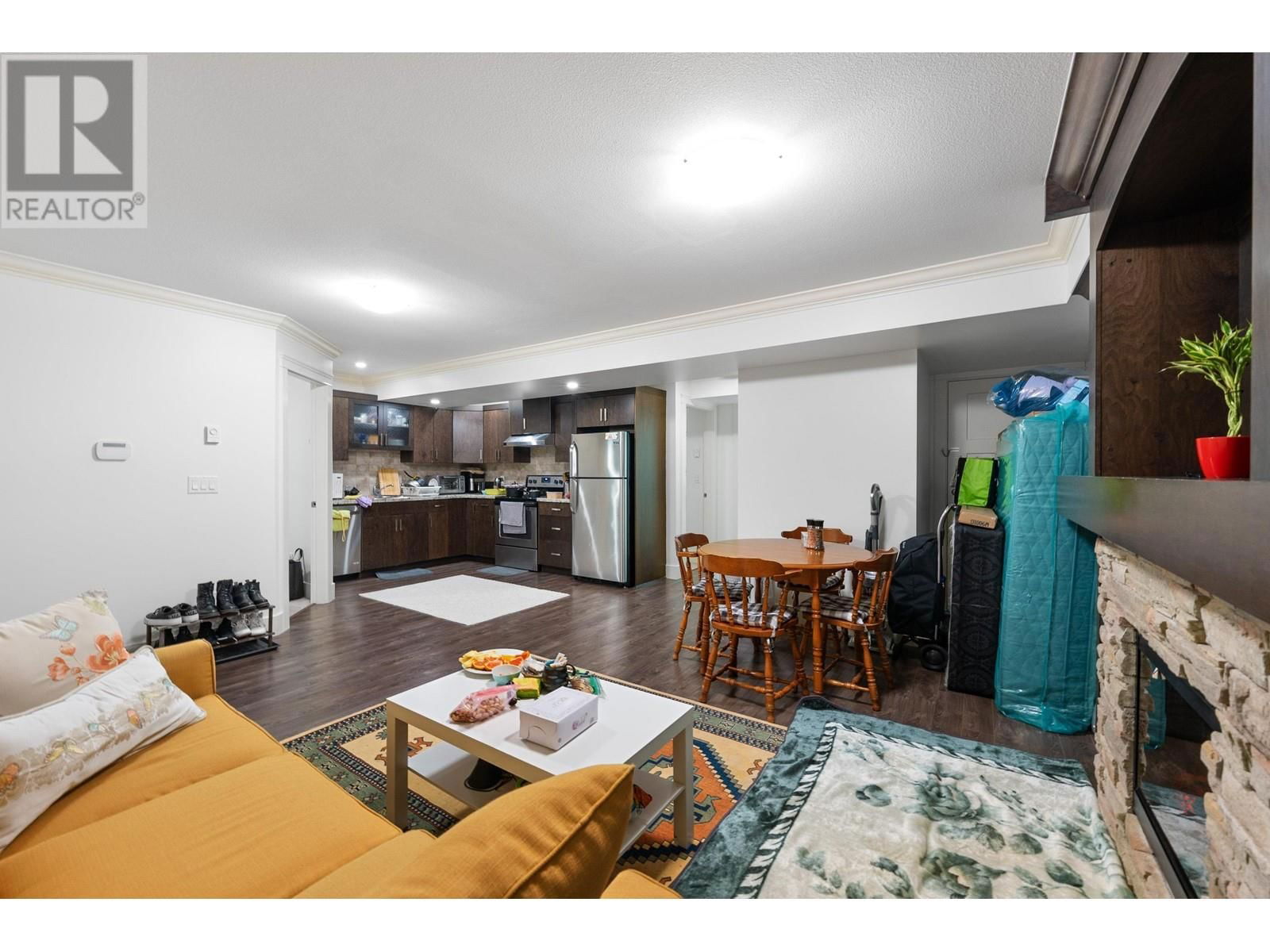 3359 BALLARD AVENUE Image 37