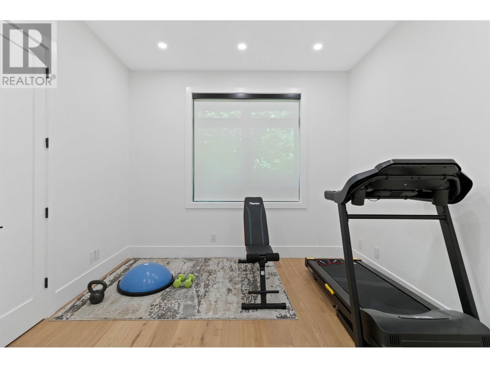 565 MATHERS AVENUE Image 18