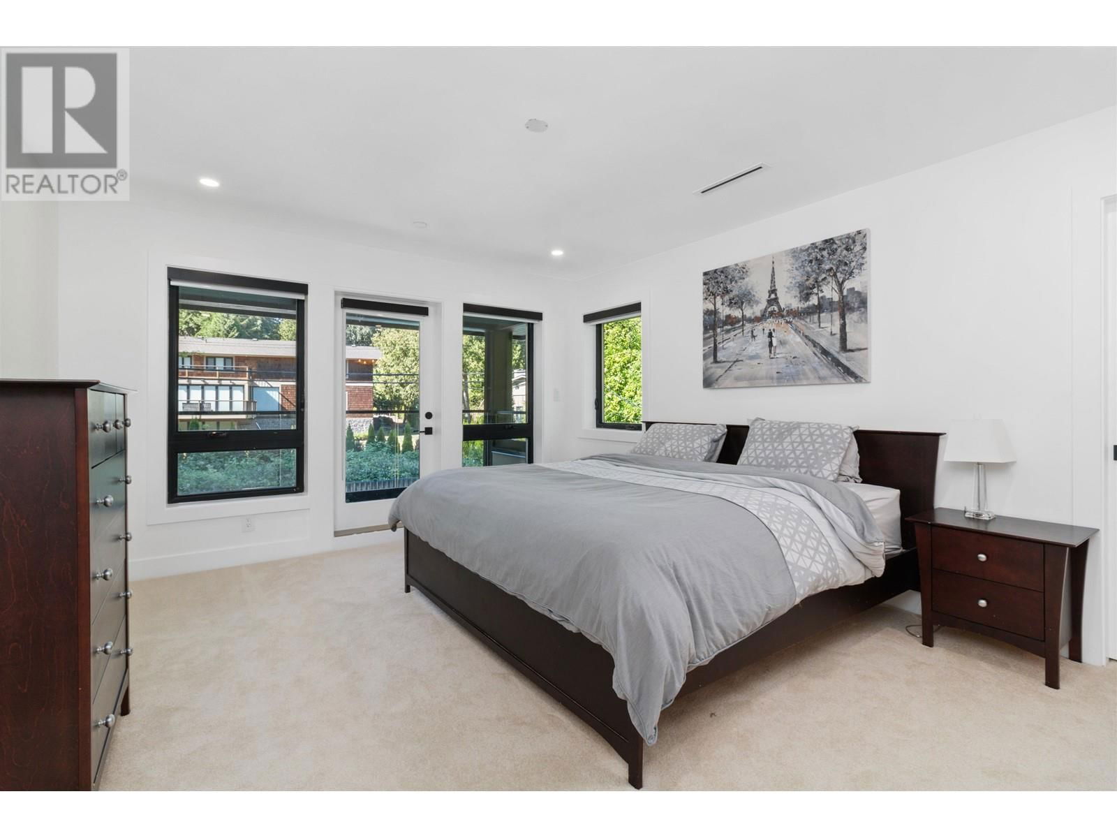 565 MATHERS AVENUE Image 33