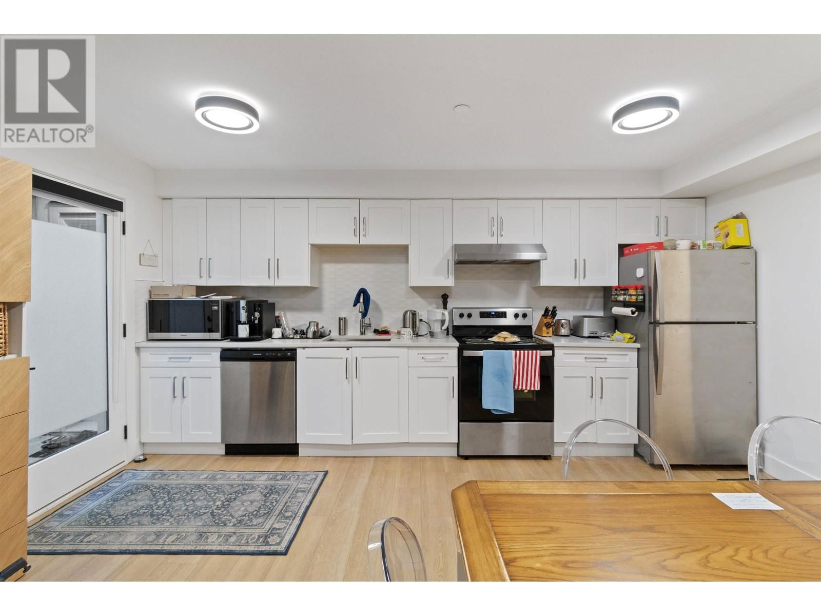 565 MATHERS AVENUE Image 38