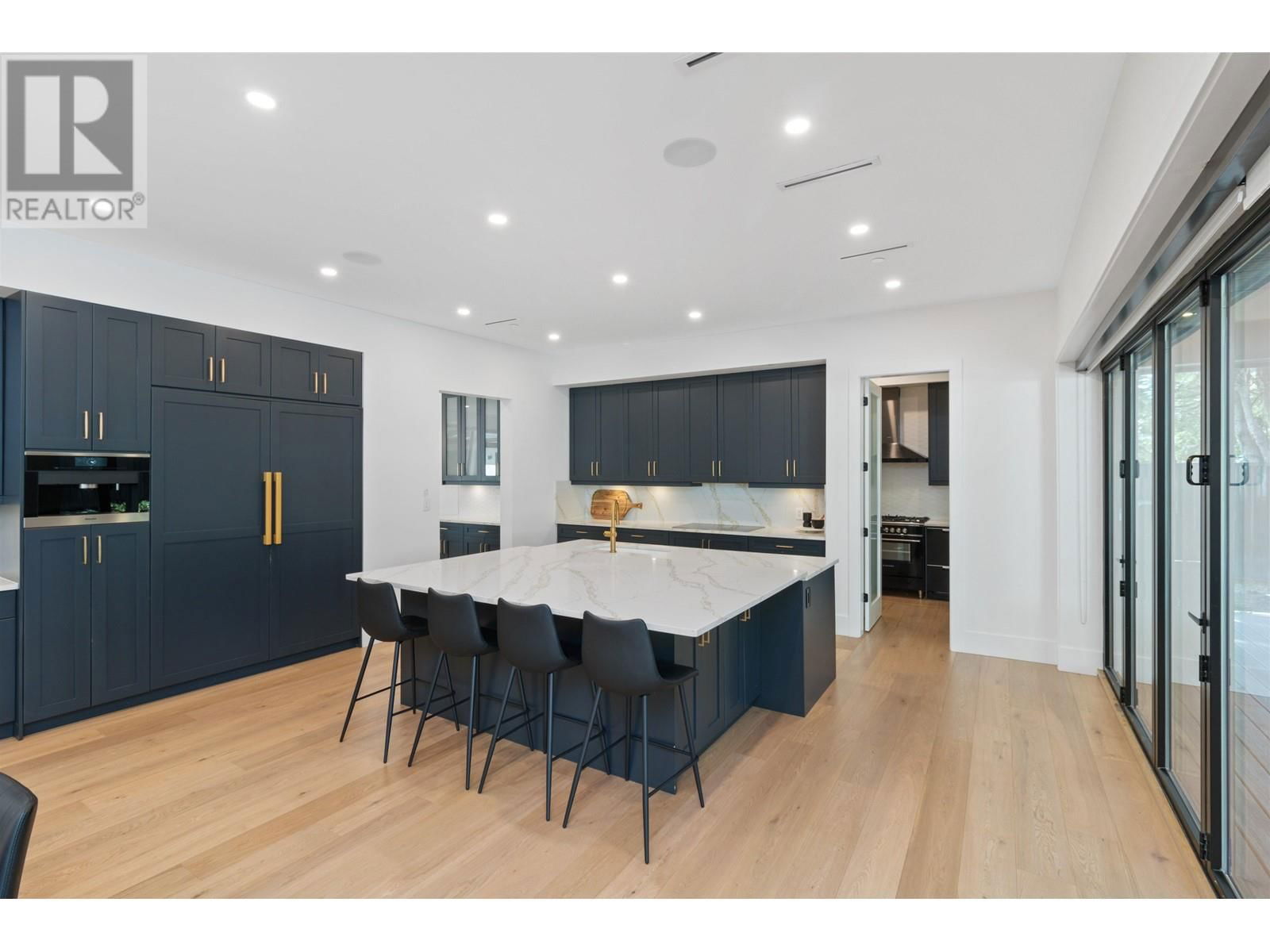 565 MATHERS AVENUE Image 7