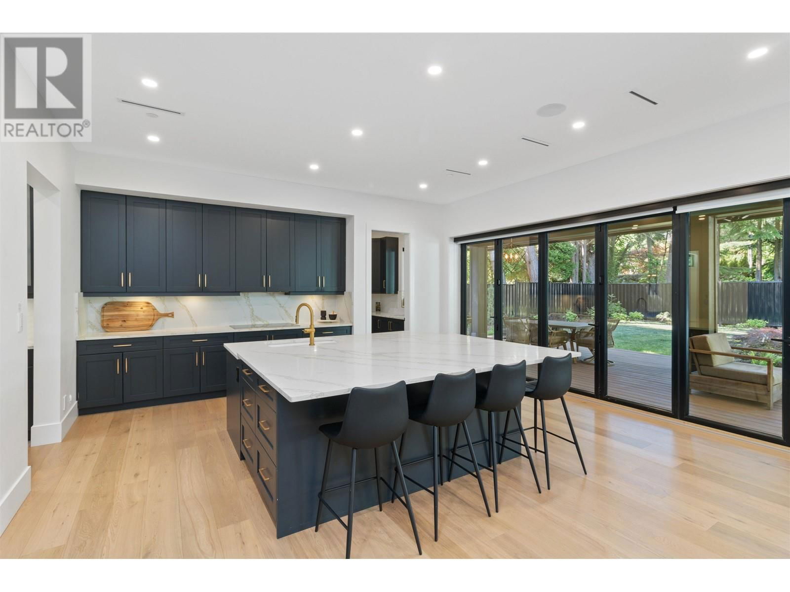565 MATHERS AVENUE Image 8
