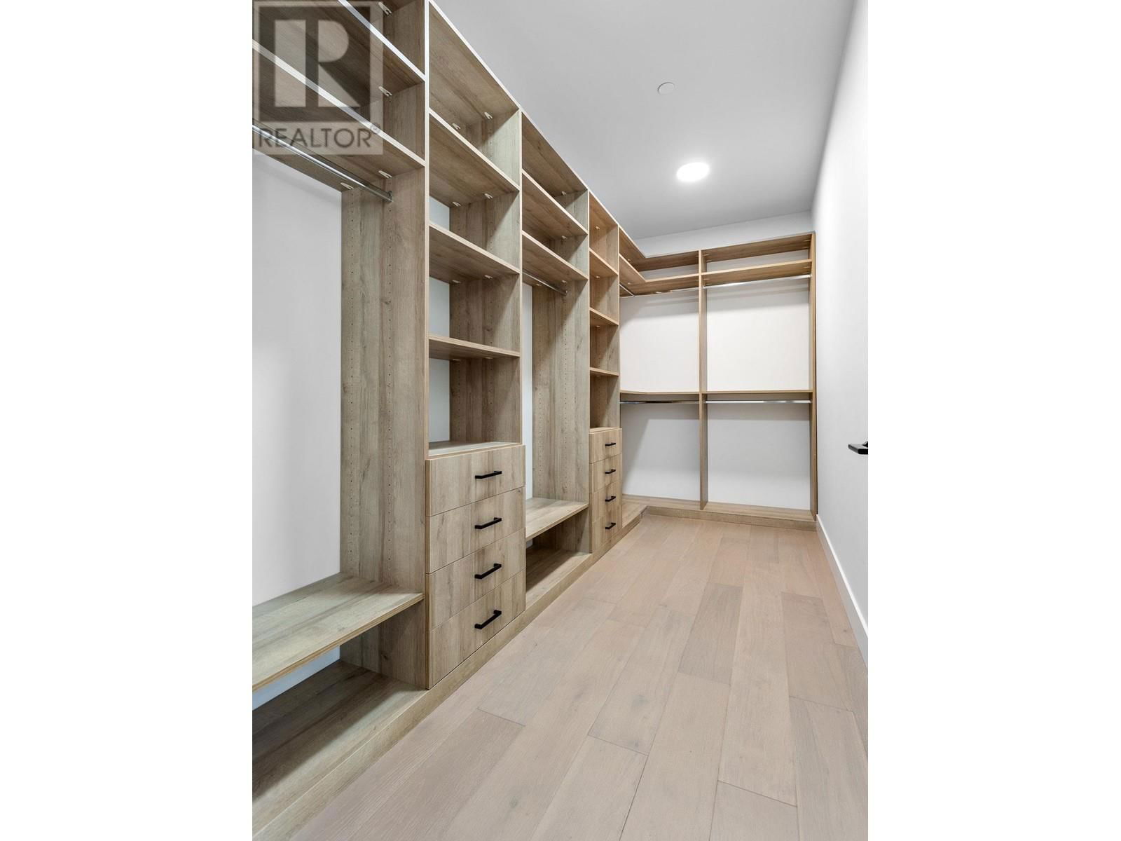 2961 EAGLECREST DRIVE Image 17