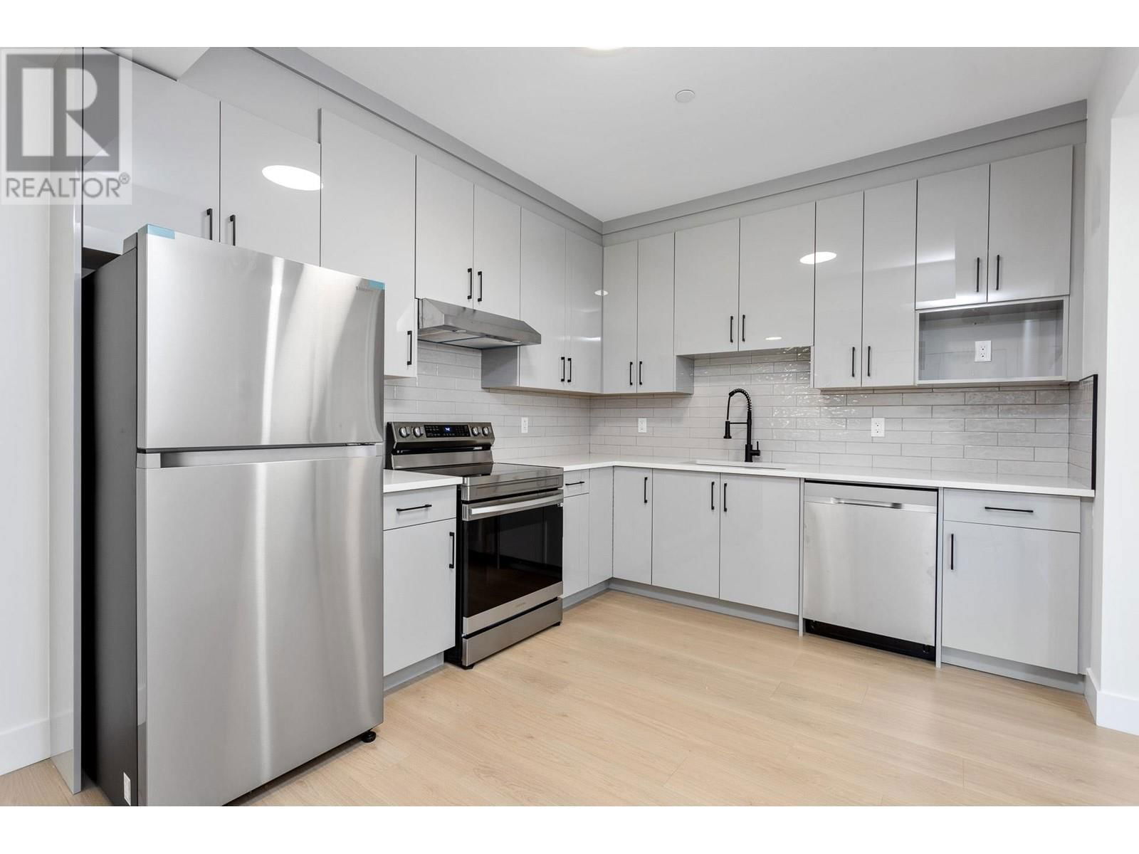 2961 EAGLECREST DRIVE Image 31