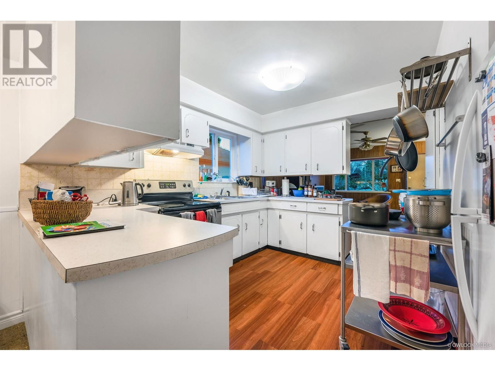 3557 MARSHALL STREET Image 5