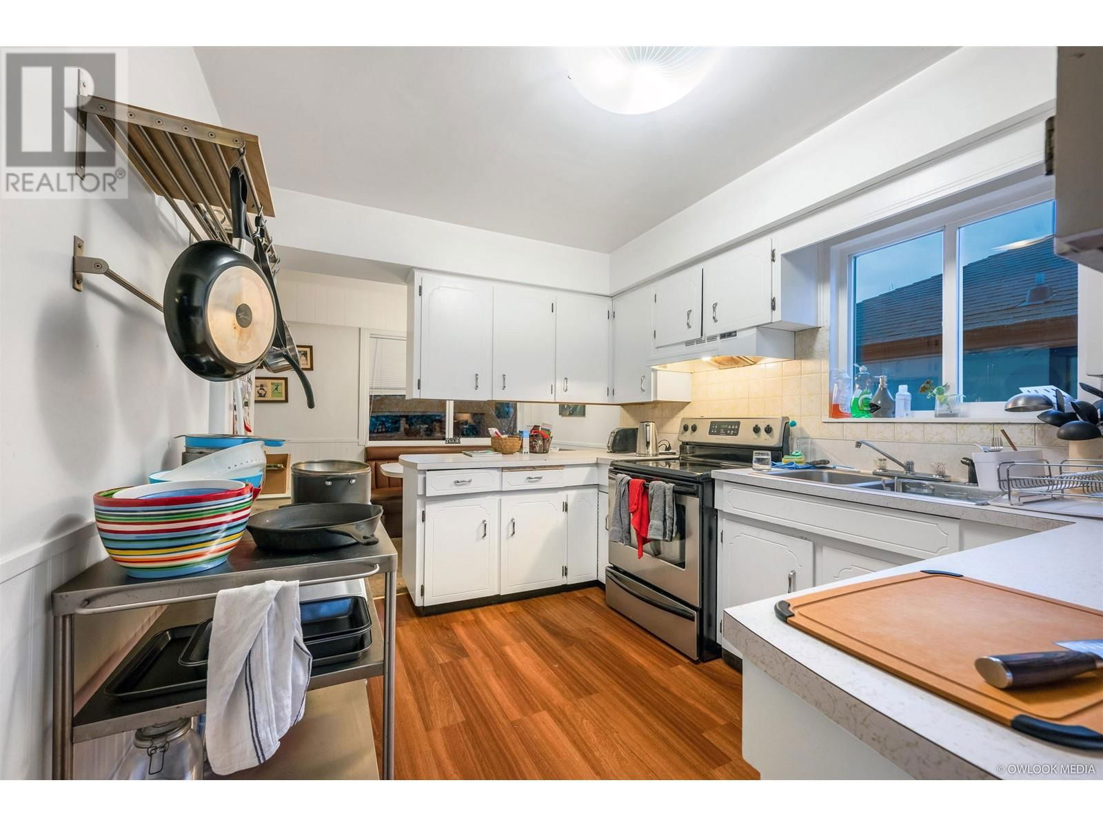 3557 MARSHALL STREET Image 6