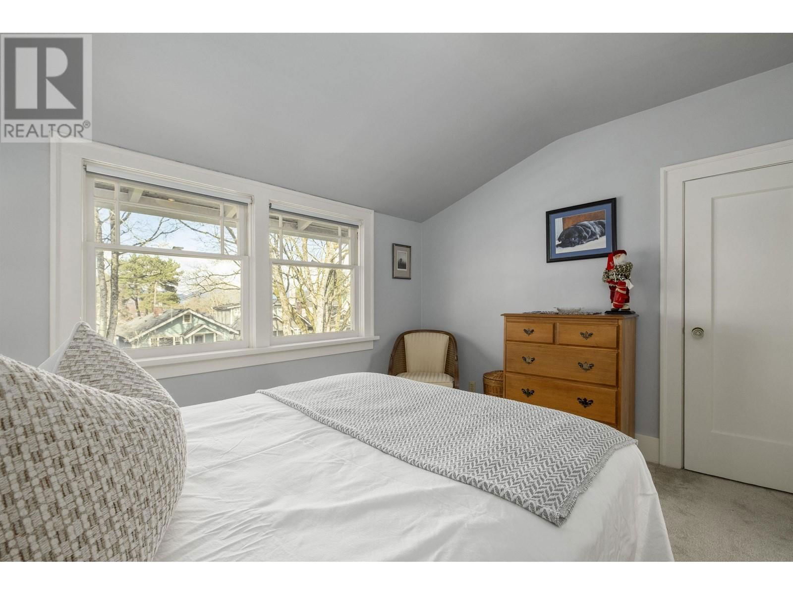 3584 22ND AVENUE Image 22
