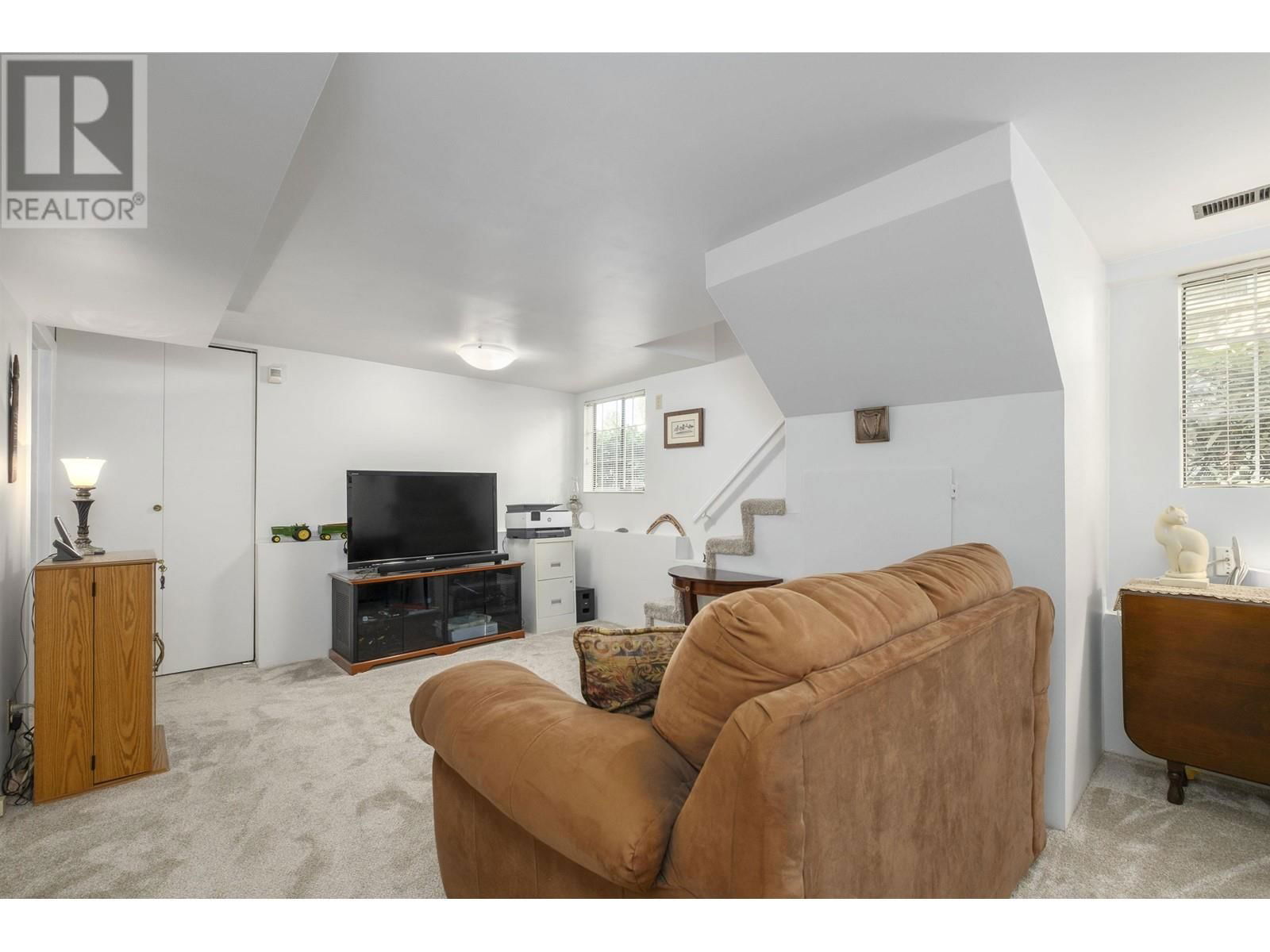 3584 22ND AVENUE Image 25