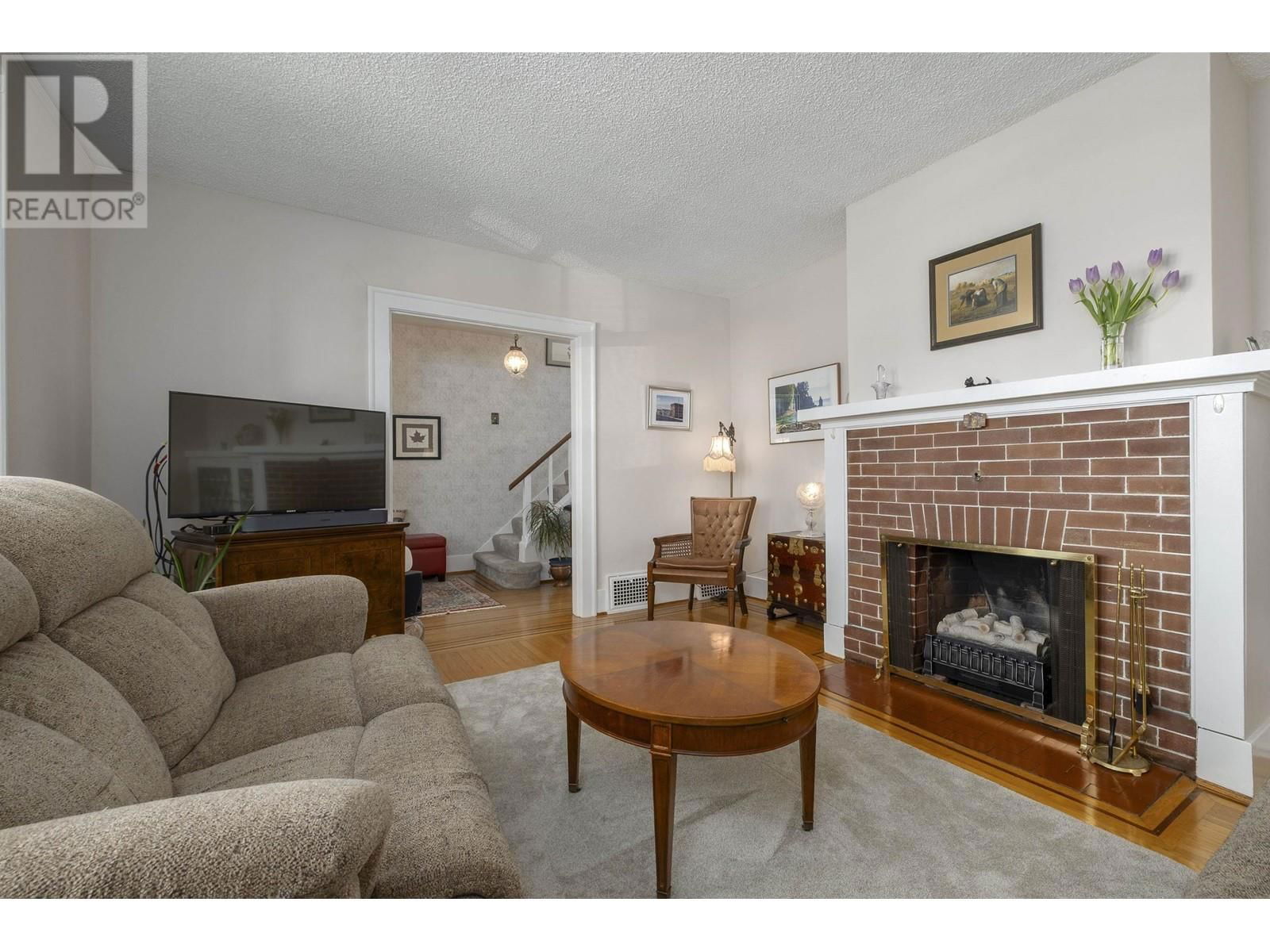 3584 22ND AVENUE Image 6