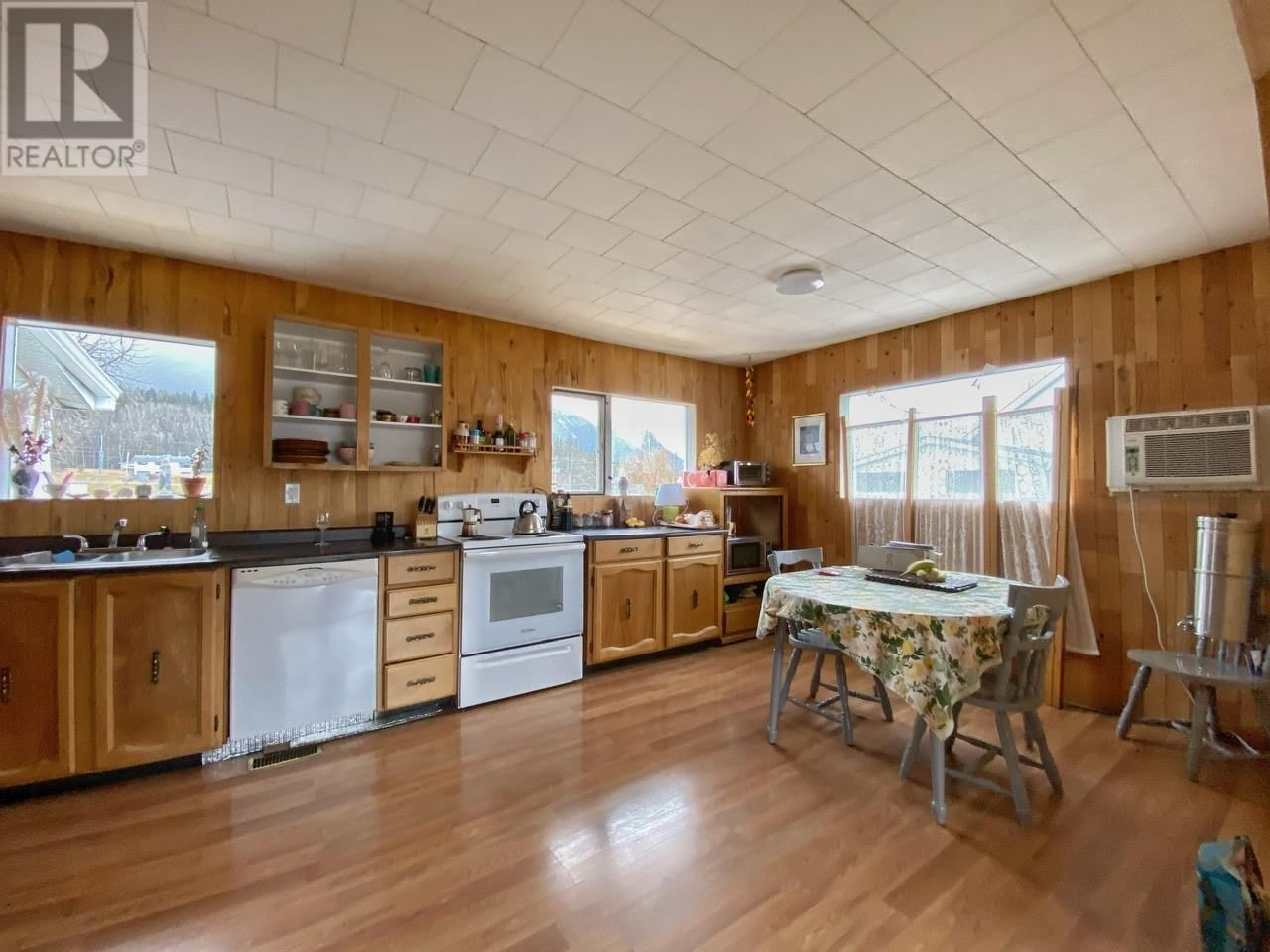 4332 12TH AVENUE Image 13