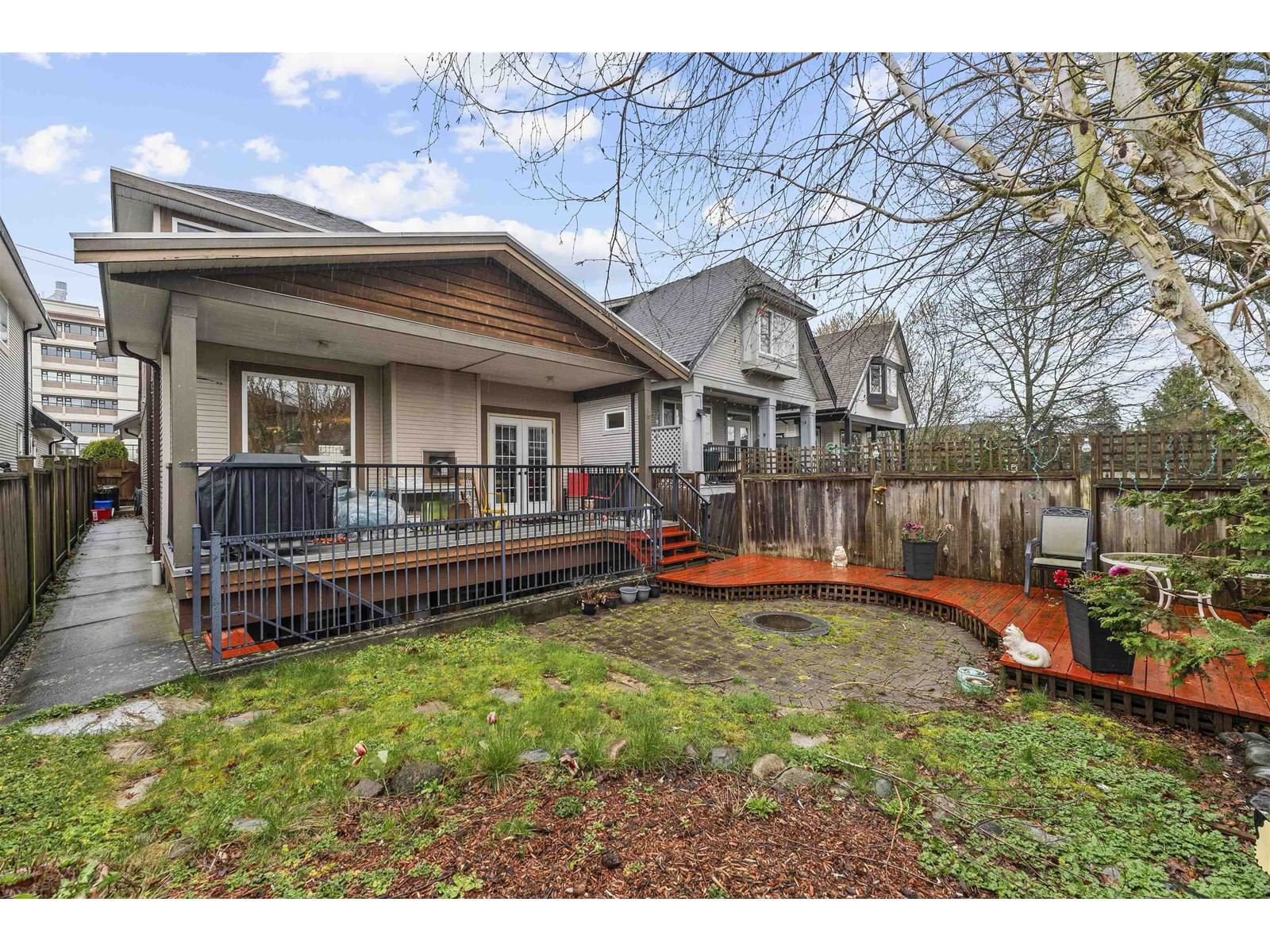 15544 RUSSELL Image 36