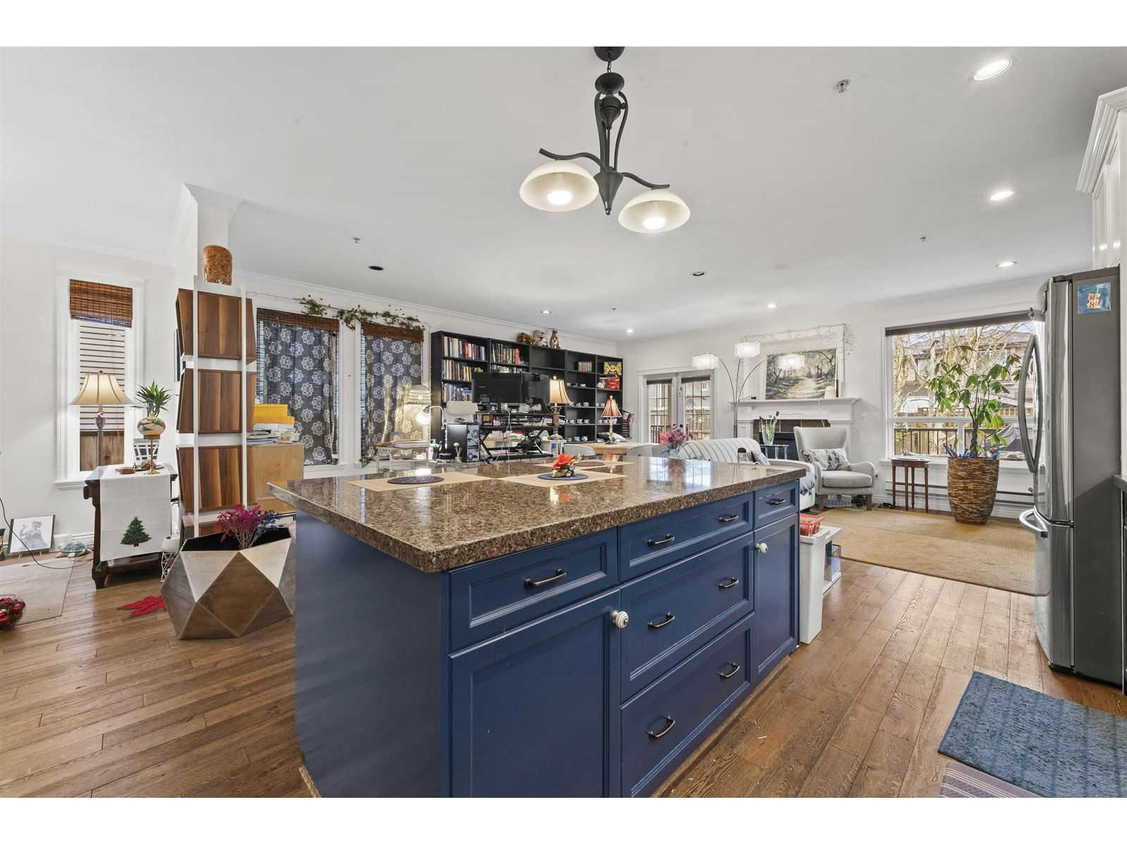 15544 RUSSELL Image 6
