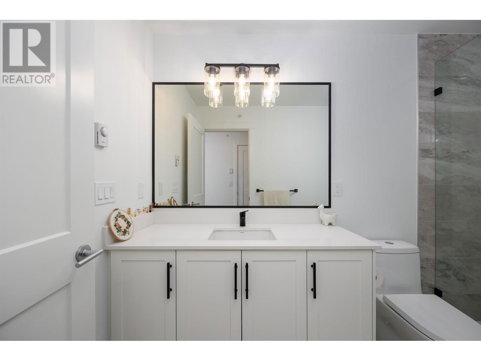 119 - 707 ROBINSON STREET Image 21