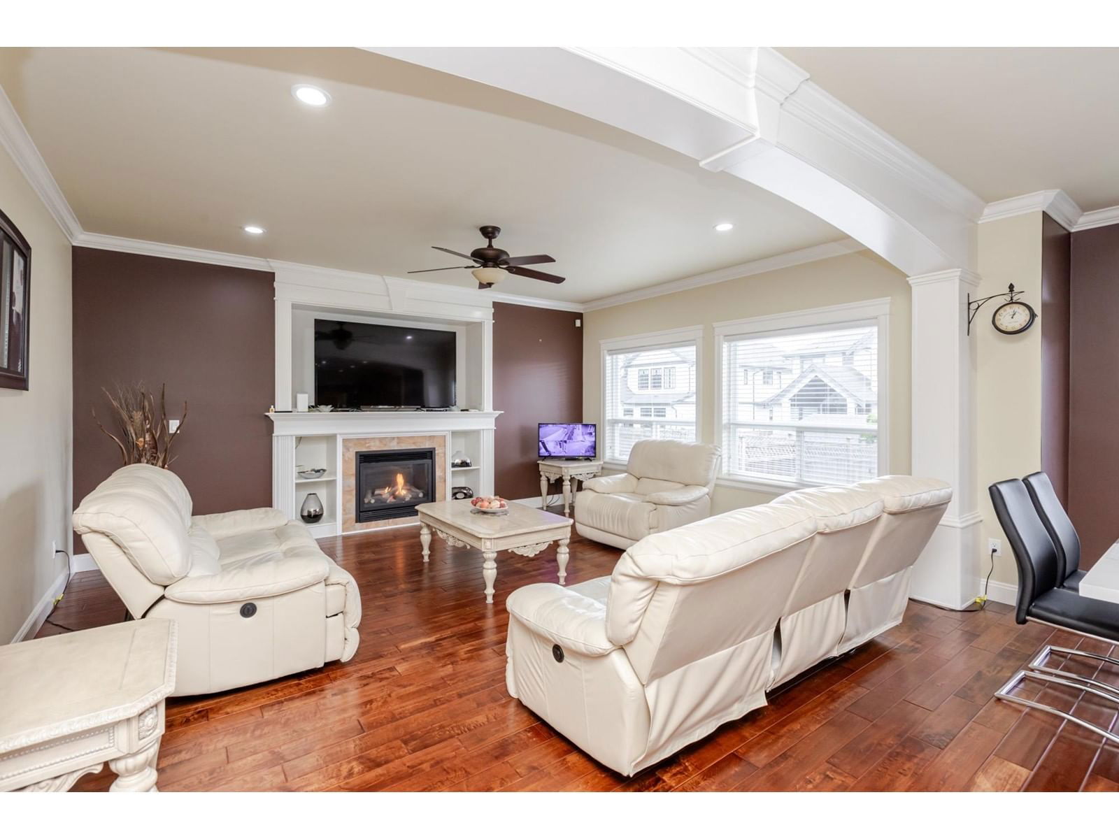 15670 107 Image 7