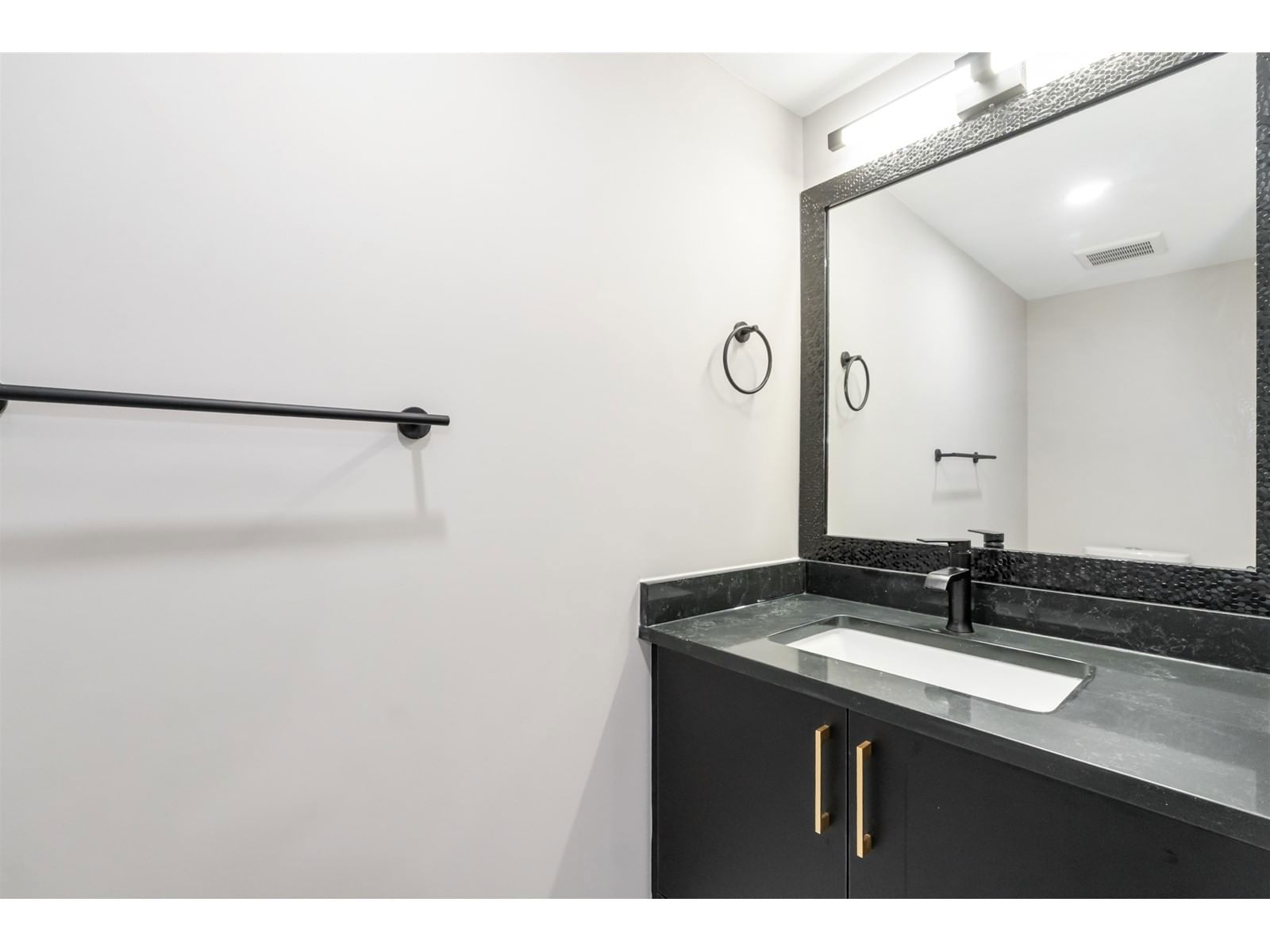 2763 EAGLE SUMMIT Image 32