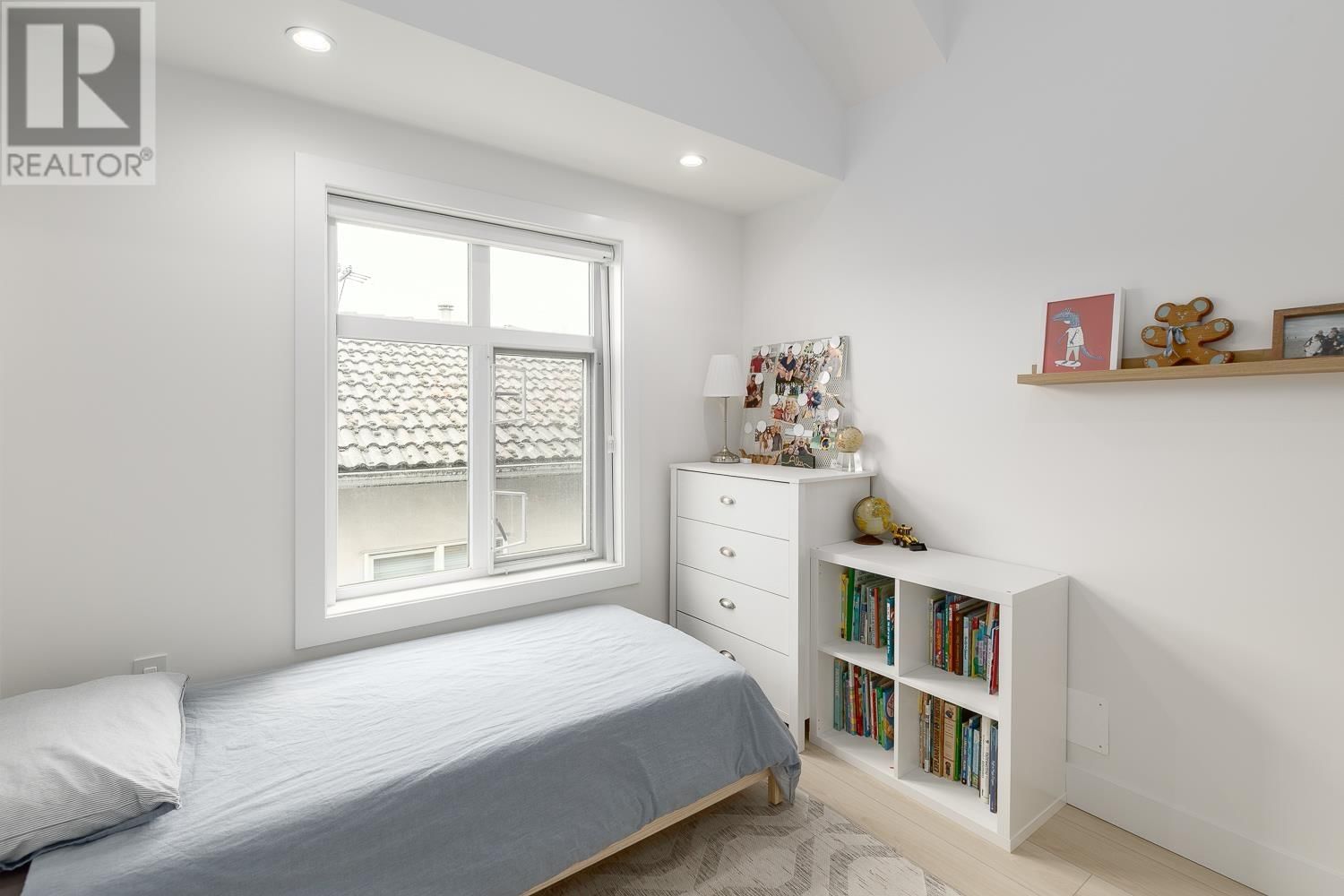 1727 22ND AVENUE Image 20
