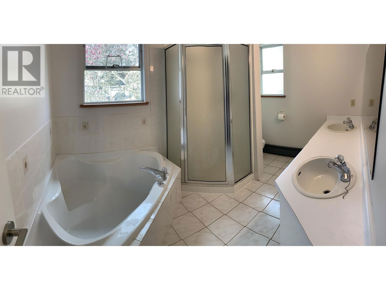 4227 14TH AVENUE Image 10